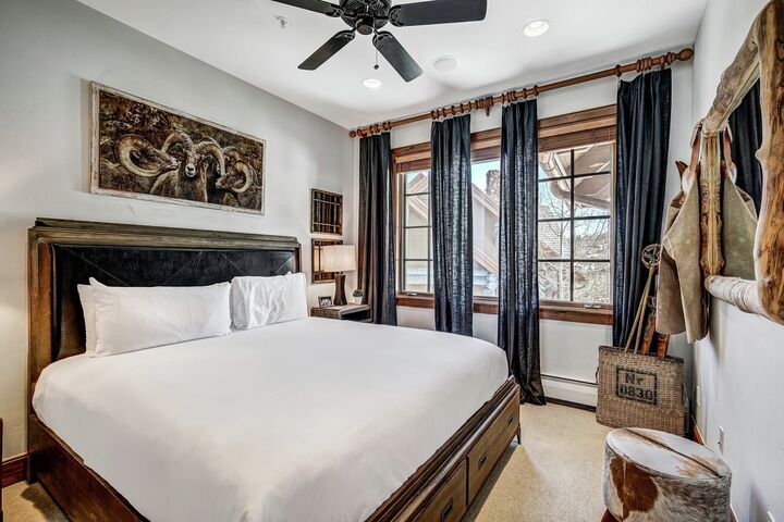 4 Bdrm + Loft Platinum - Bedroom