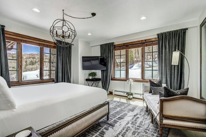 4 Bdrm + Loft Platinum - Bedroom