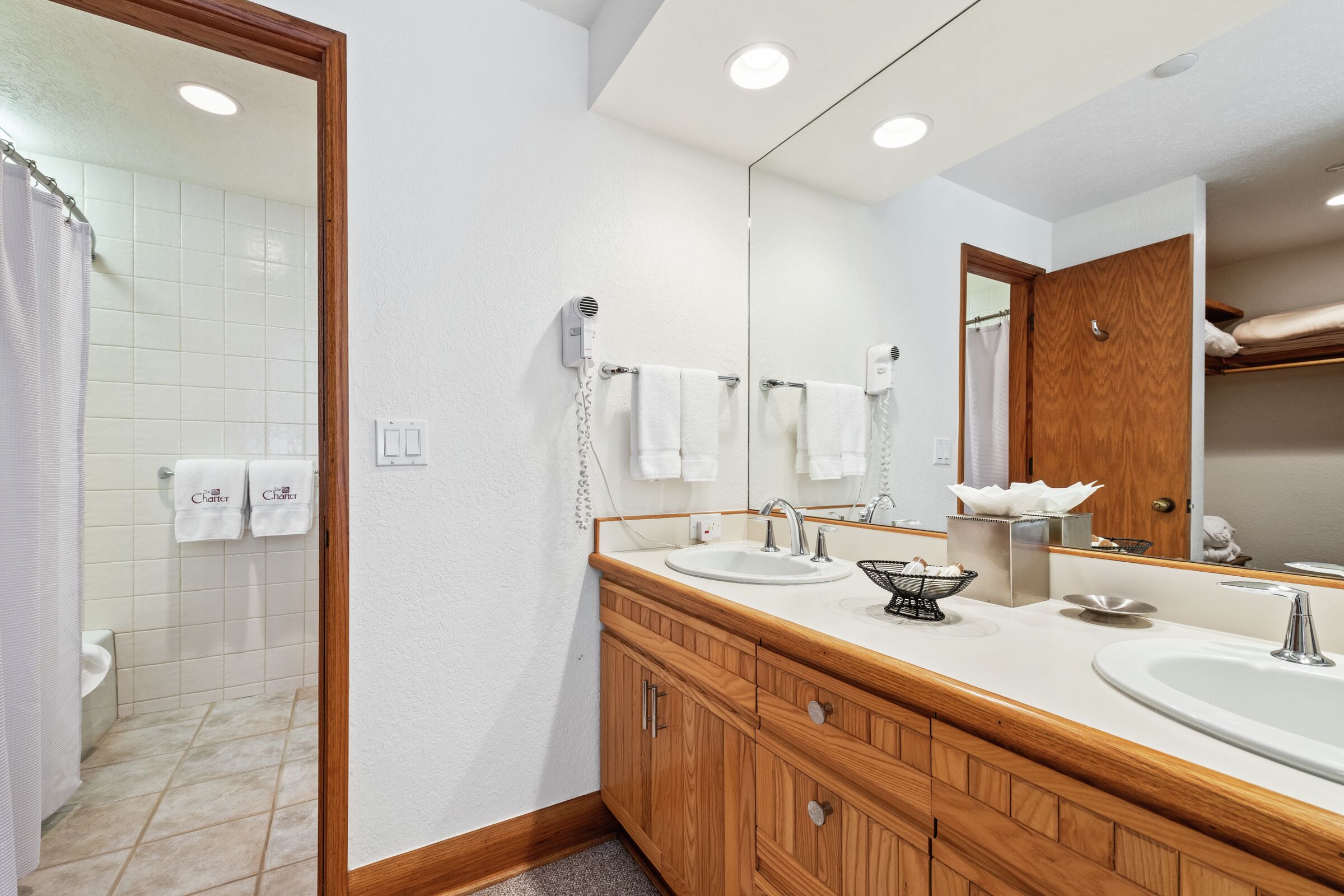 #B120 - Bathroom
