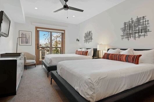 Deluxe Lodge Room
