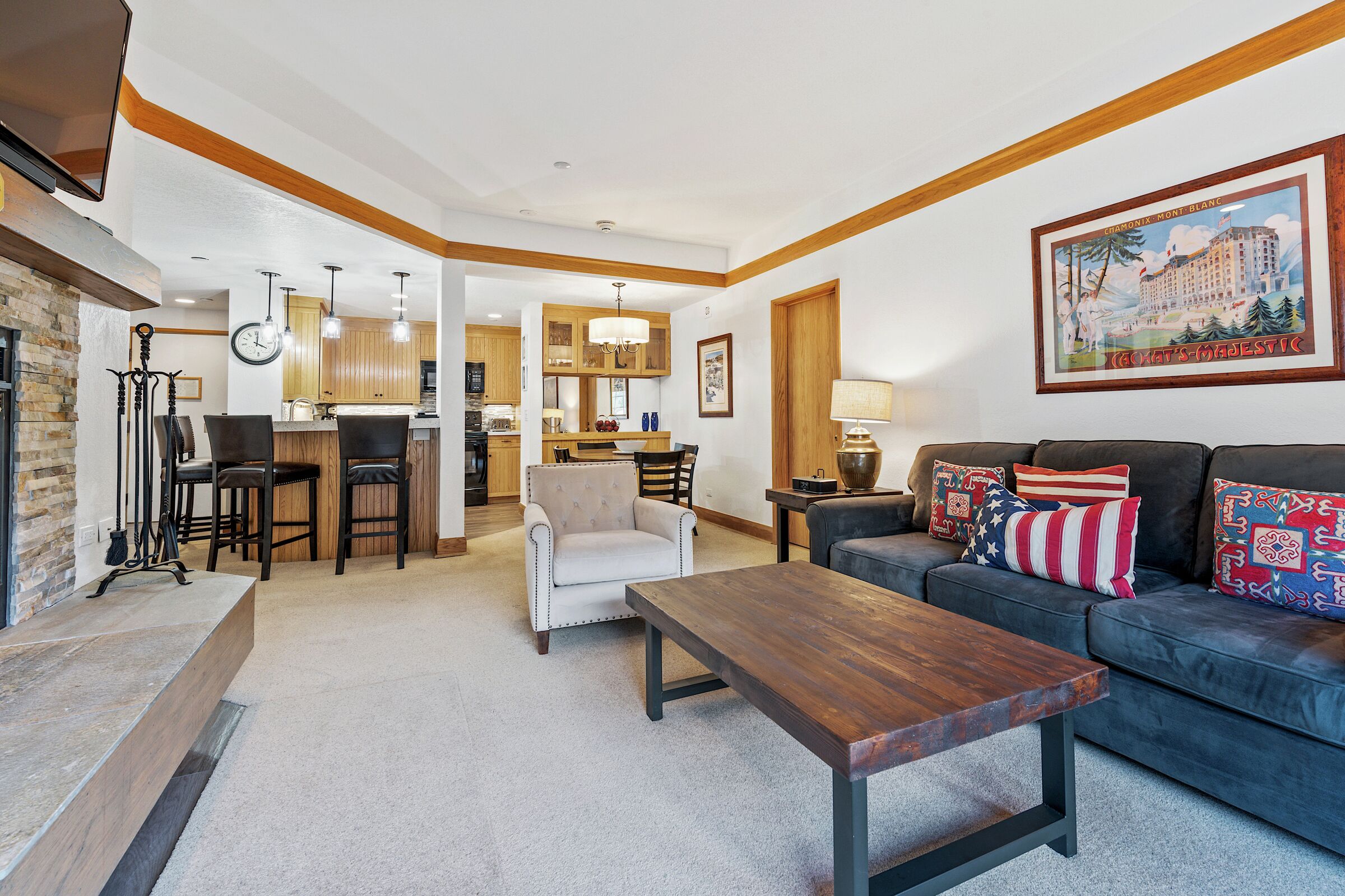 #B230 - Living Area