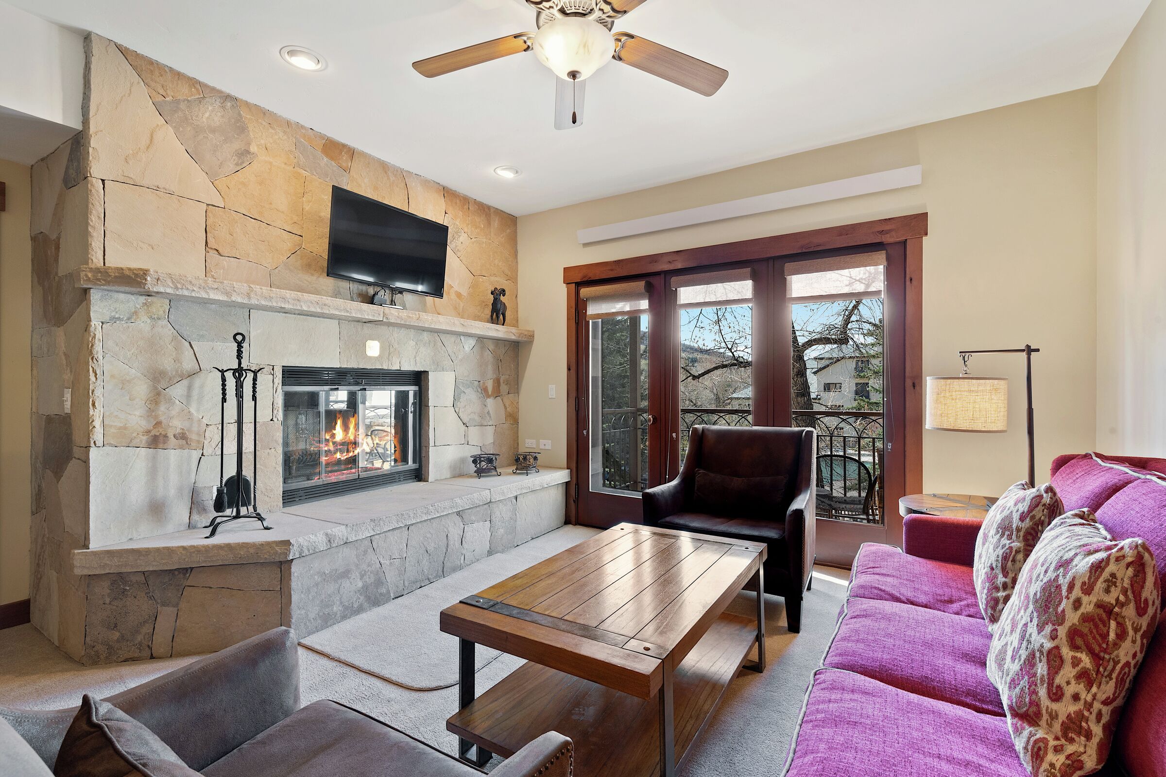 #C140 - Living Area