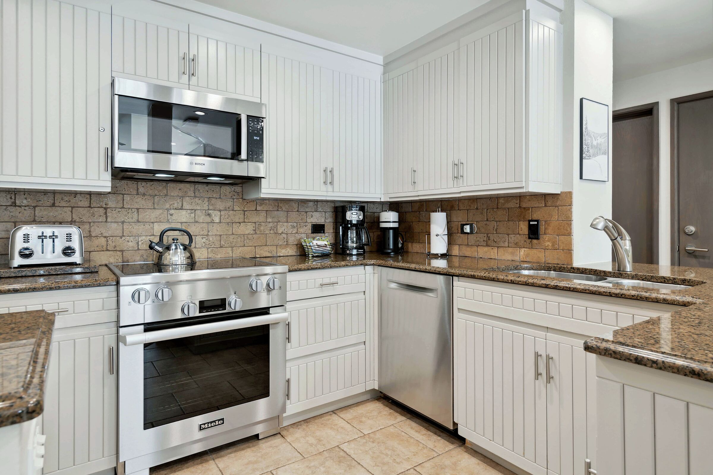 #F230 - Kitchen