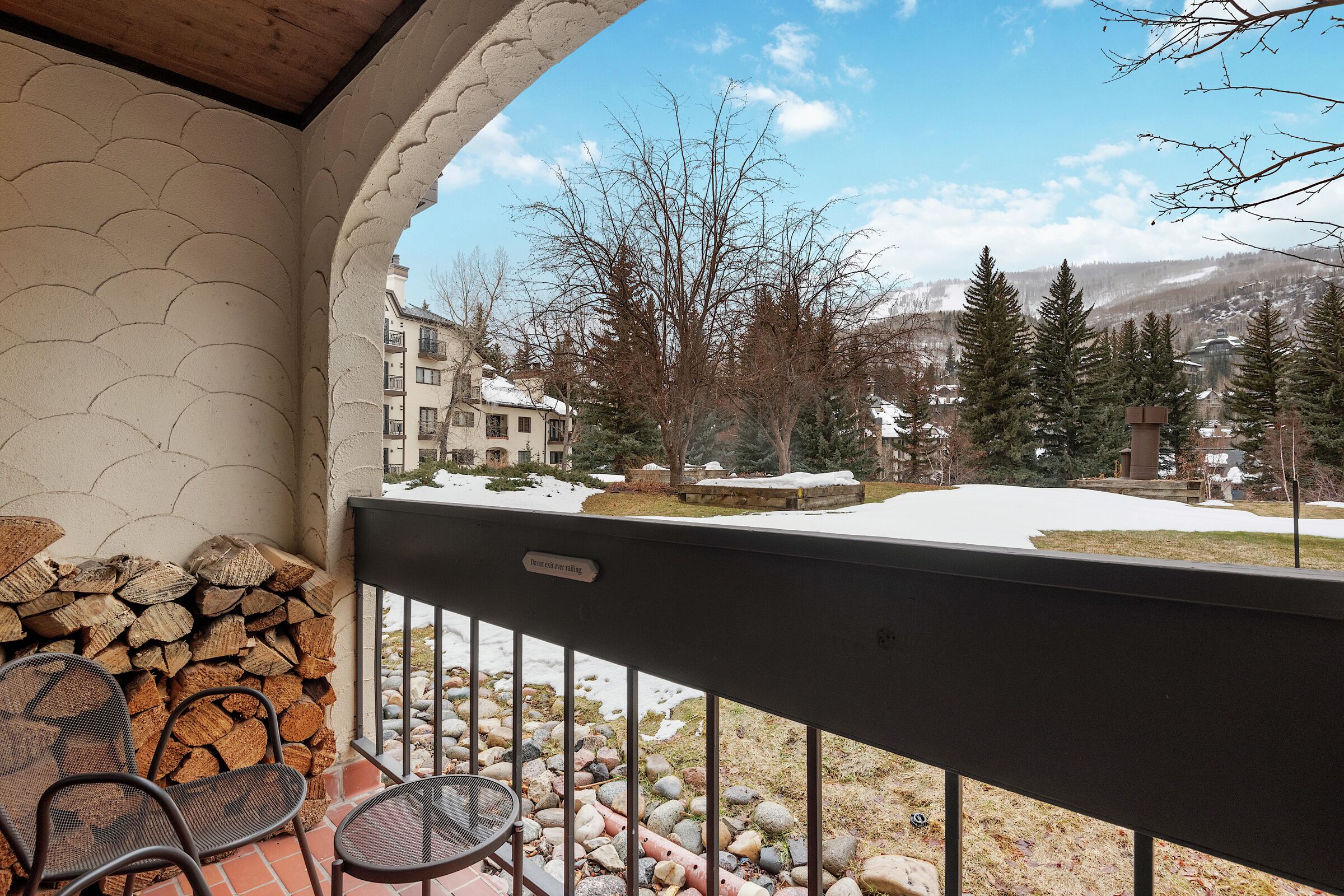 #D180 - Patio