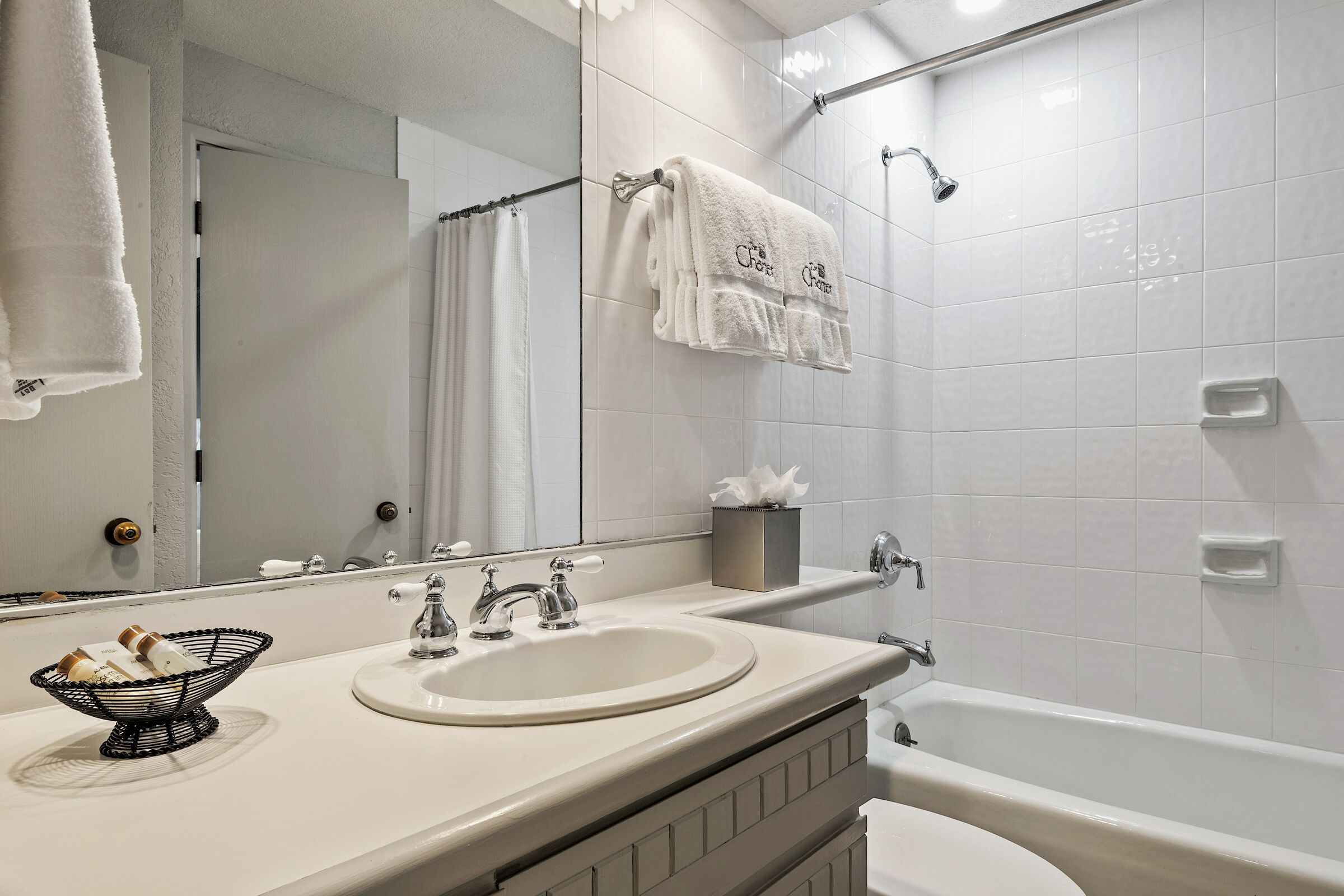 #D180 - Ensuite Bathroom