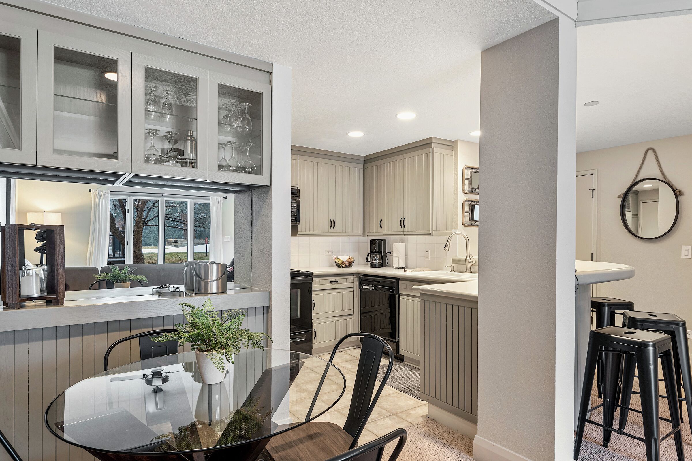 #D180 - Dining Room & Kitchen