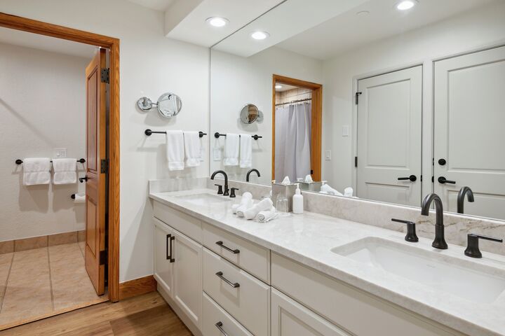 Master Ensuite Bathroom