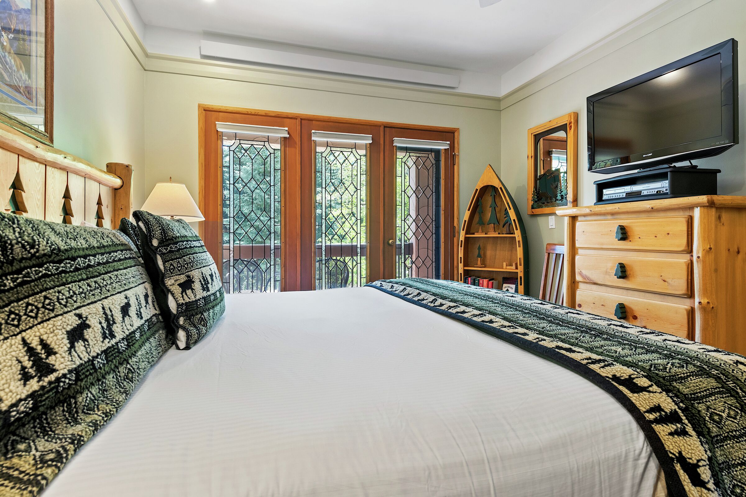#B140 - Bedroom