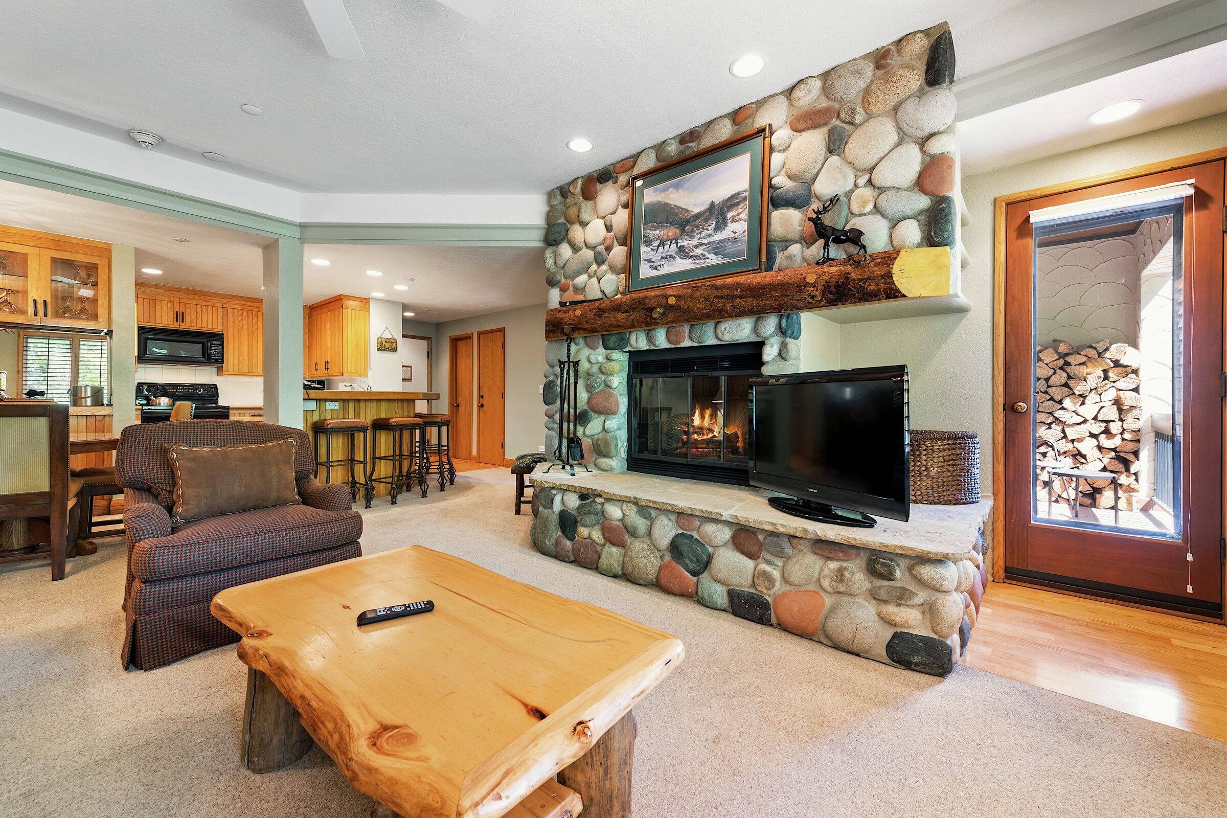 #B140 - Living Area