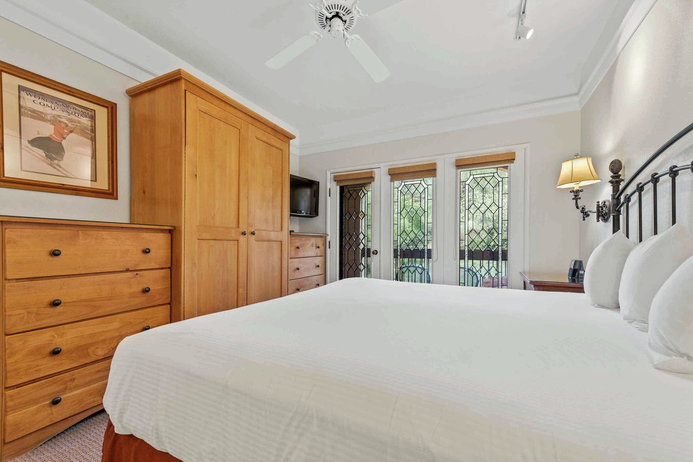 #B330 - Bedroom