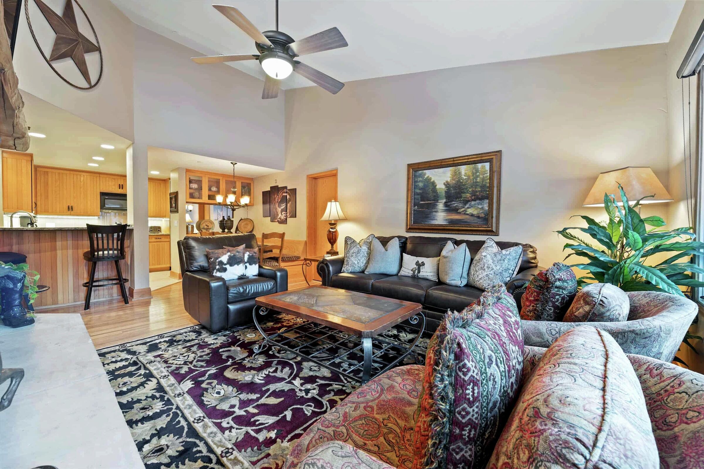 #B430 - Living Area