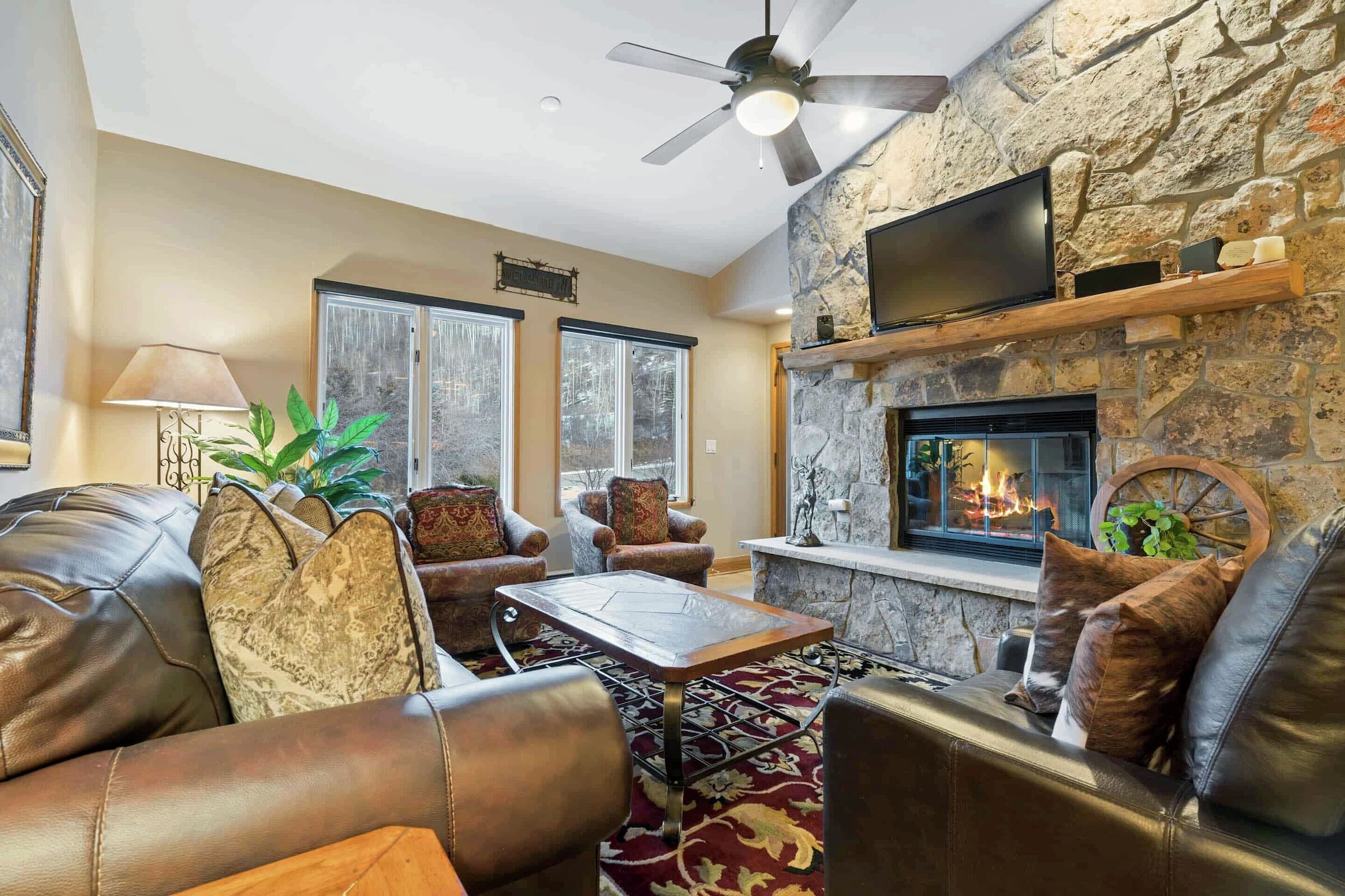#B430 - Living Area