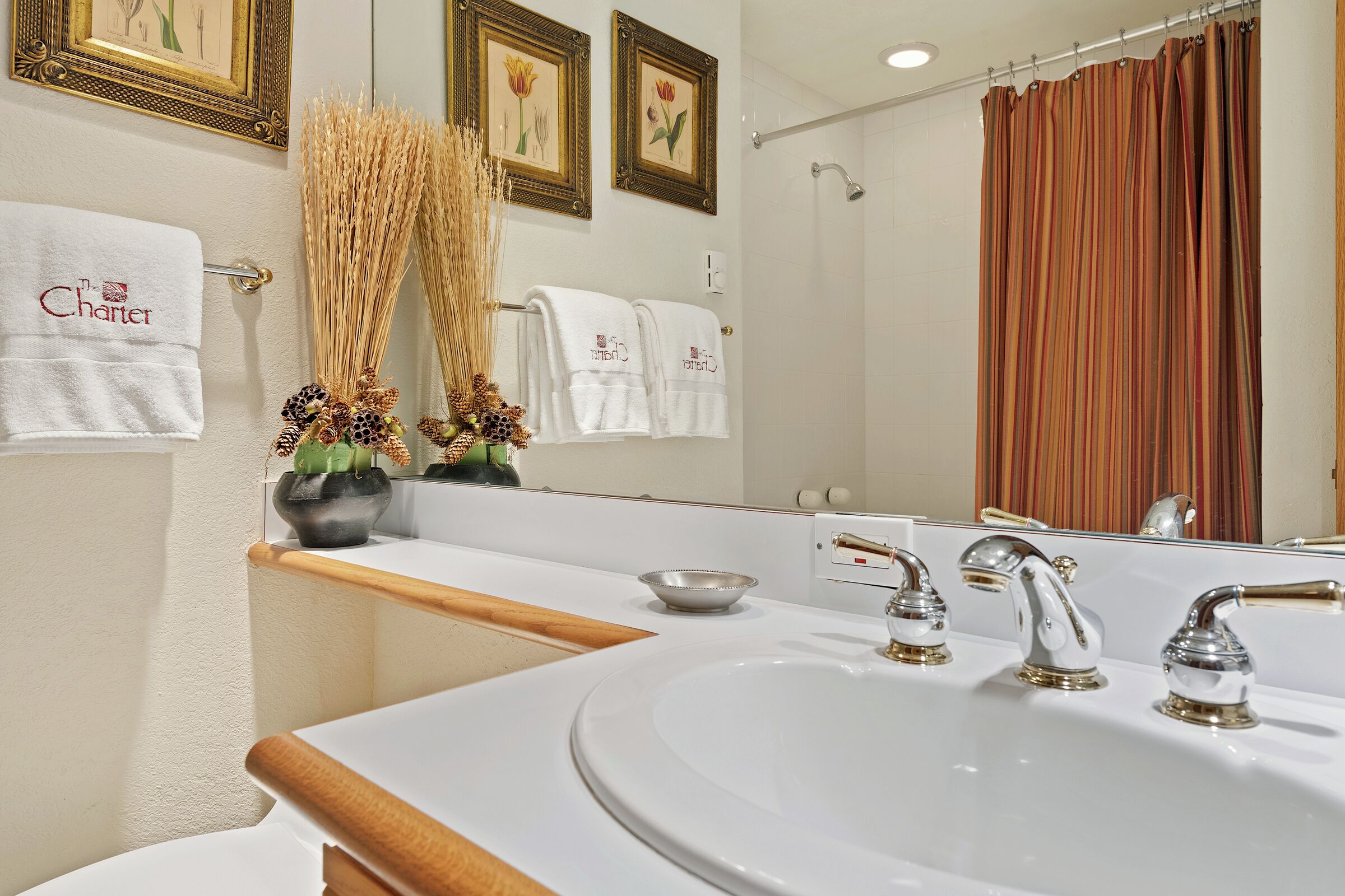 #C010 - Ensuite Bathroom
