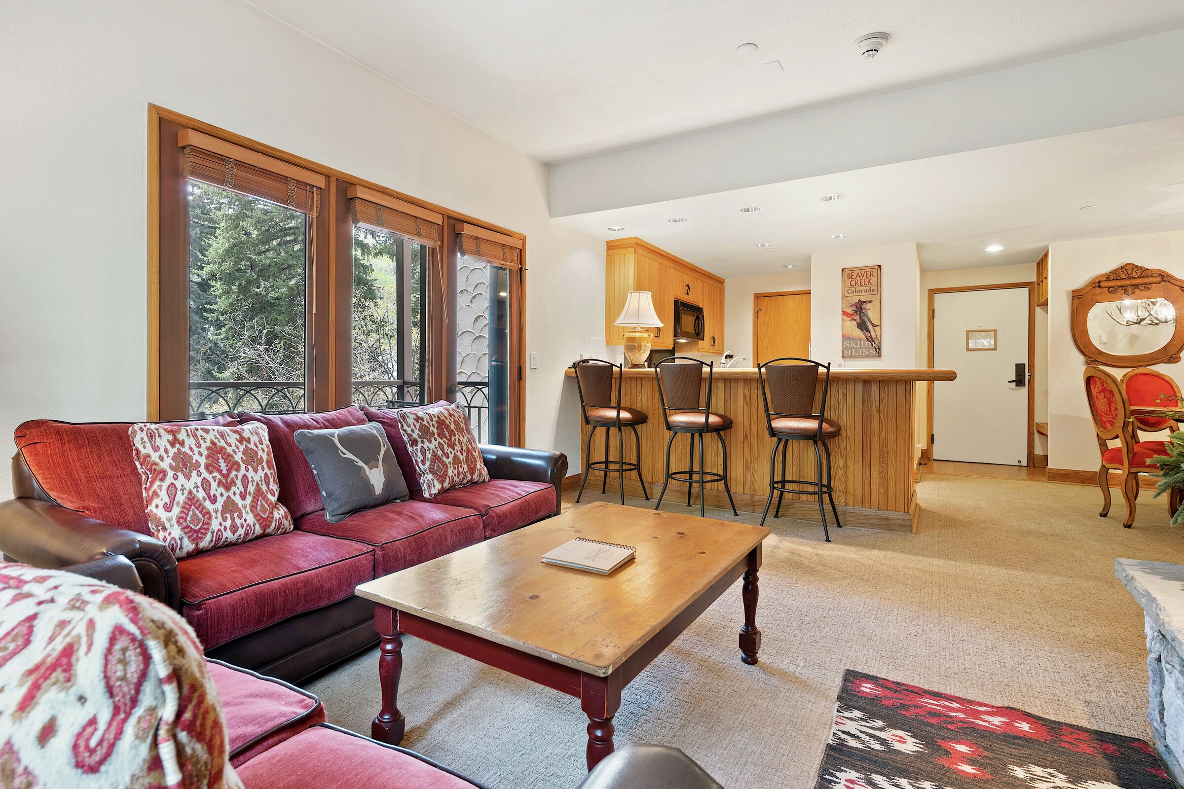 #C010 - Living Area