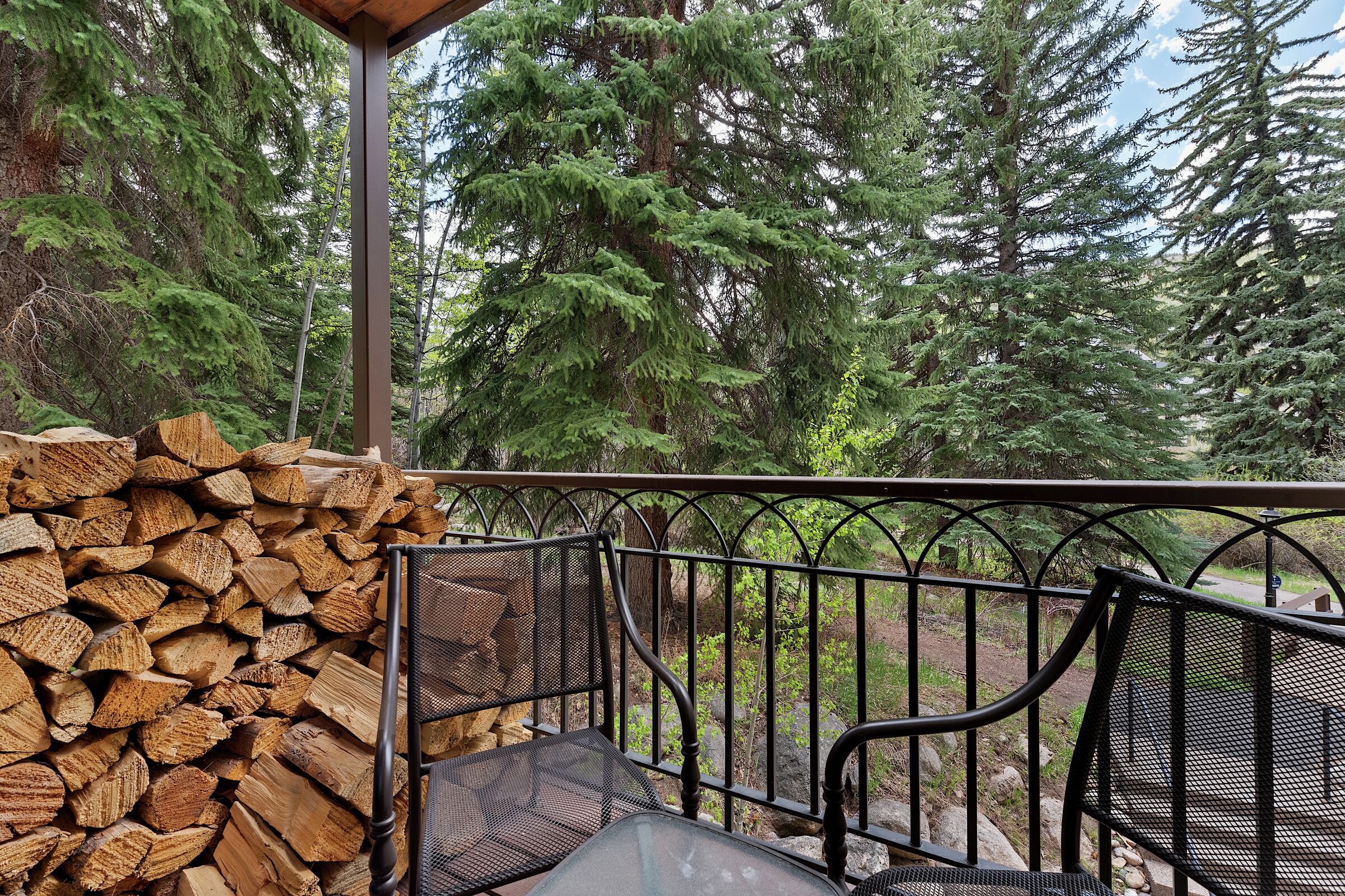 #C010 - Balcony