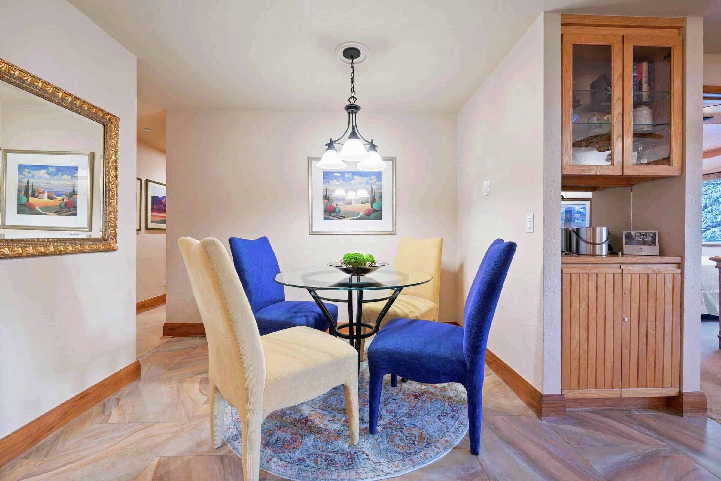 #C040 - Dining Area
