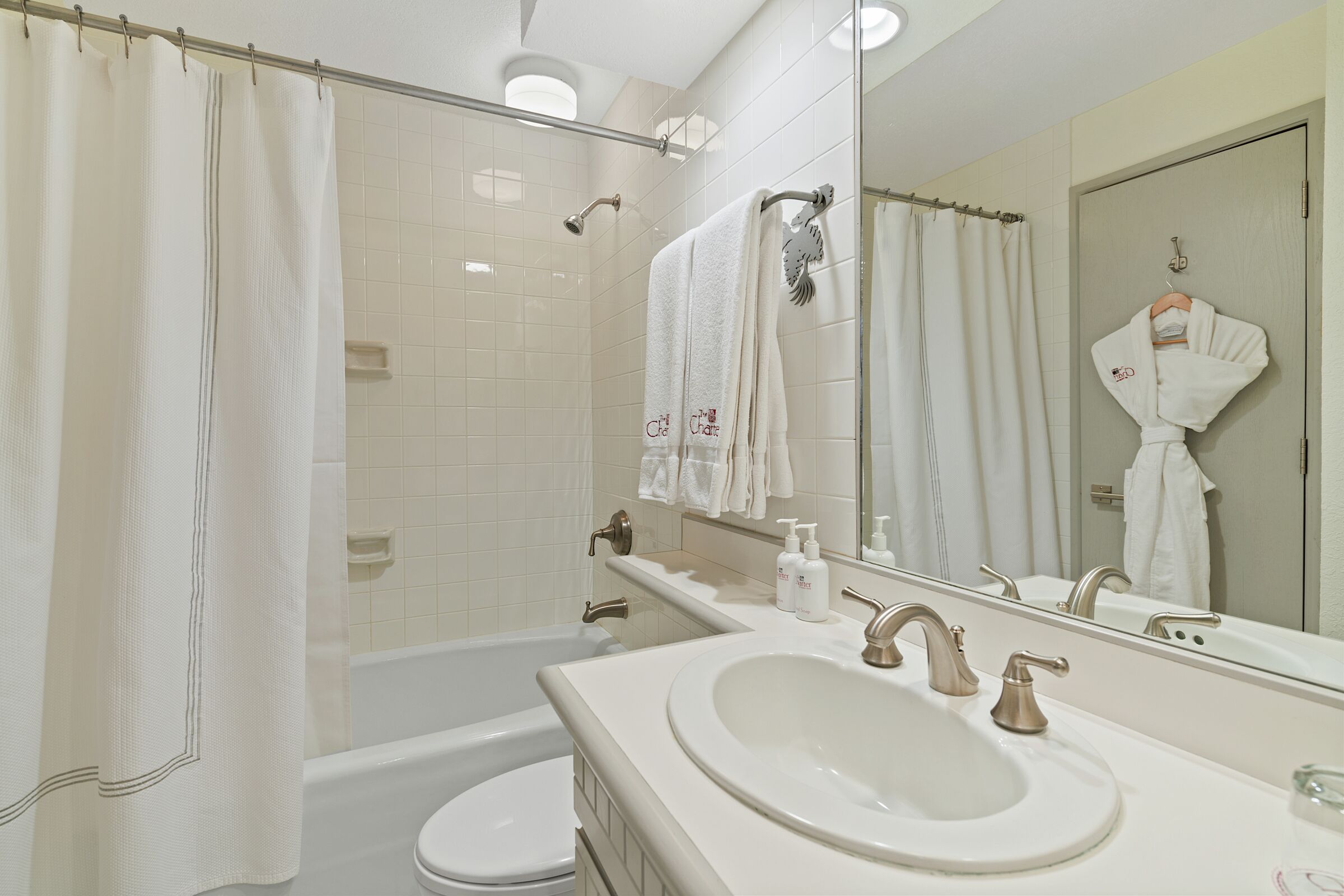 #D120 - Ensuite Bathroom