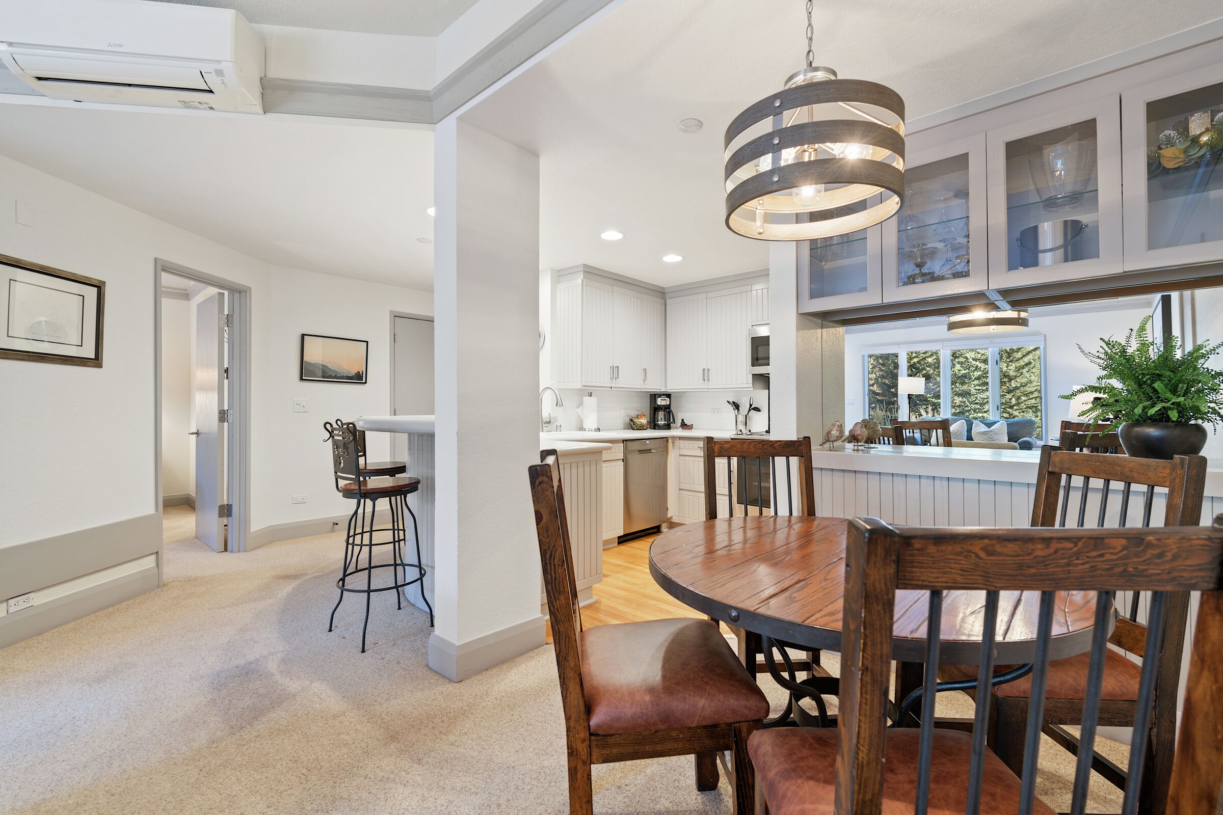 #D120 - Dining Area