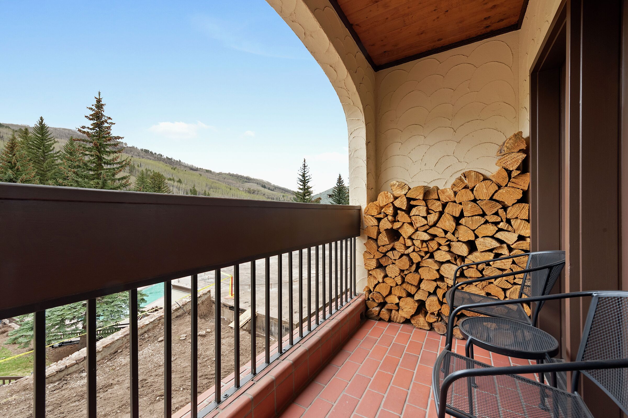 #D220 - Balcony