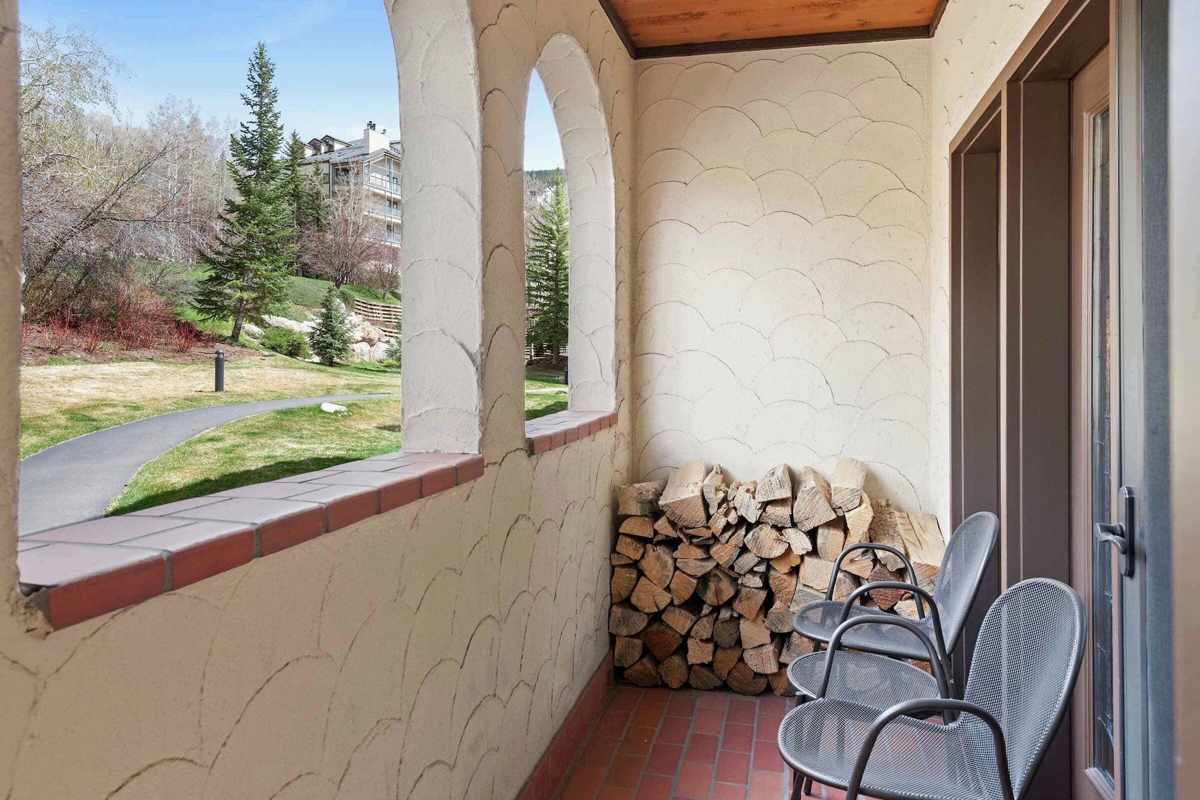 #D250 - Balcony