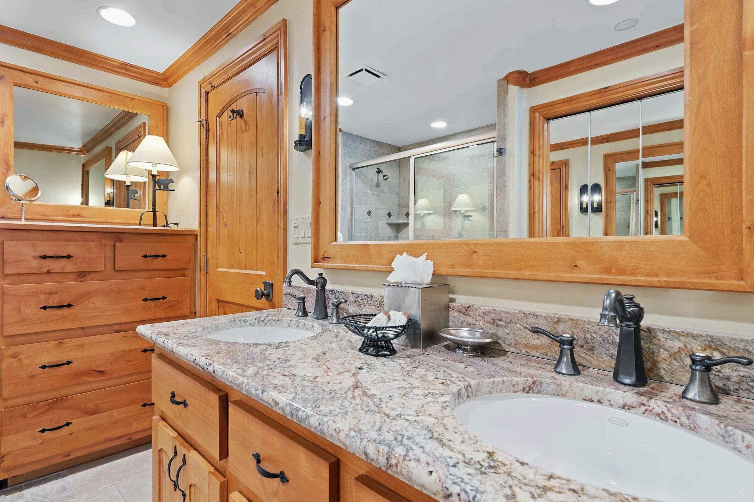 #D250 - Ensuite Bathroom