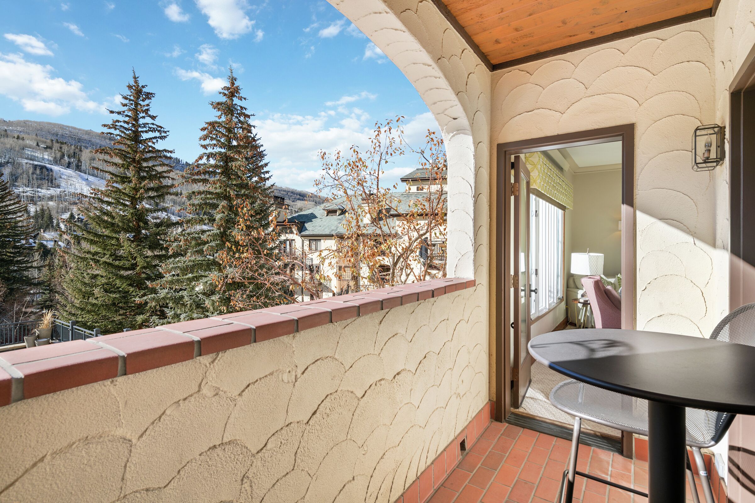 #D280 - Balcony
