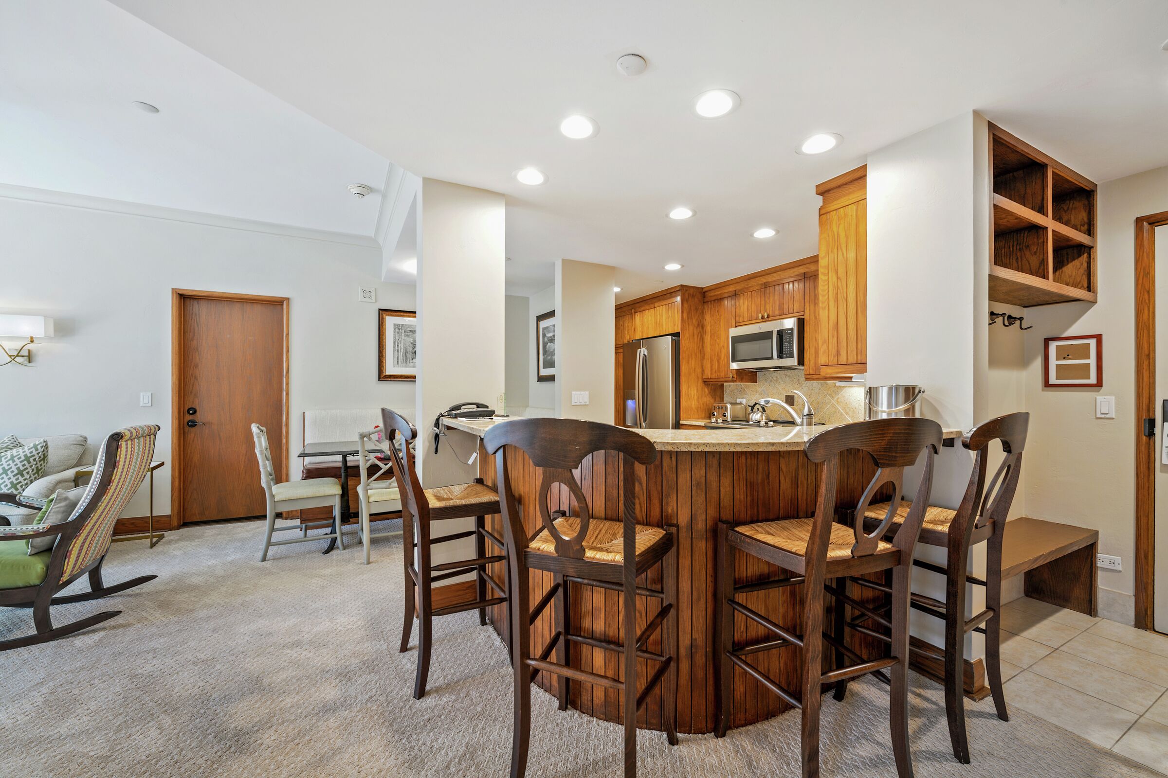 #D280 - Kitchen Bar