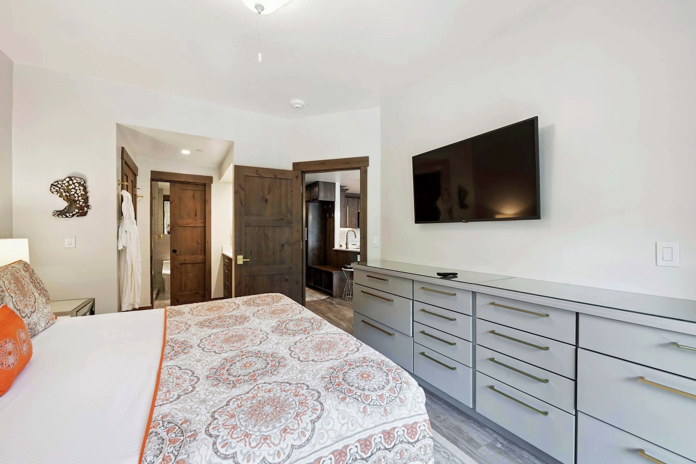 #D350 - Bedroom