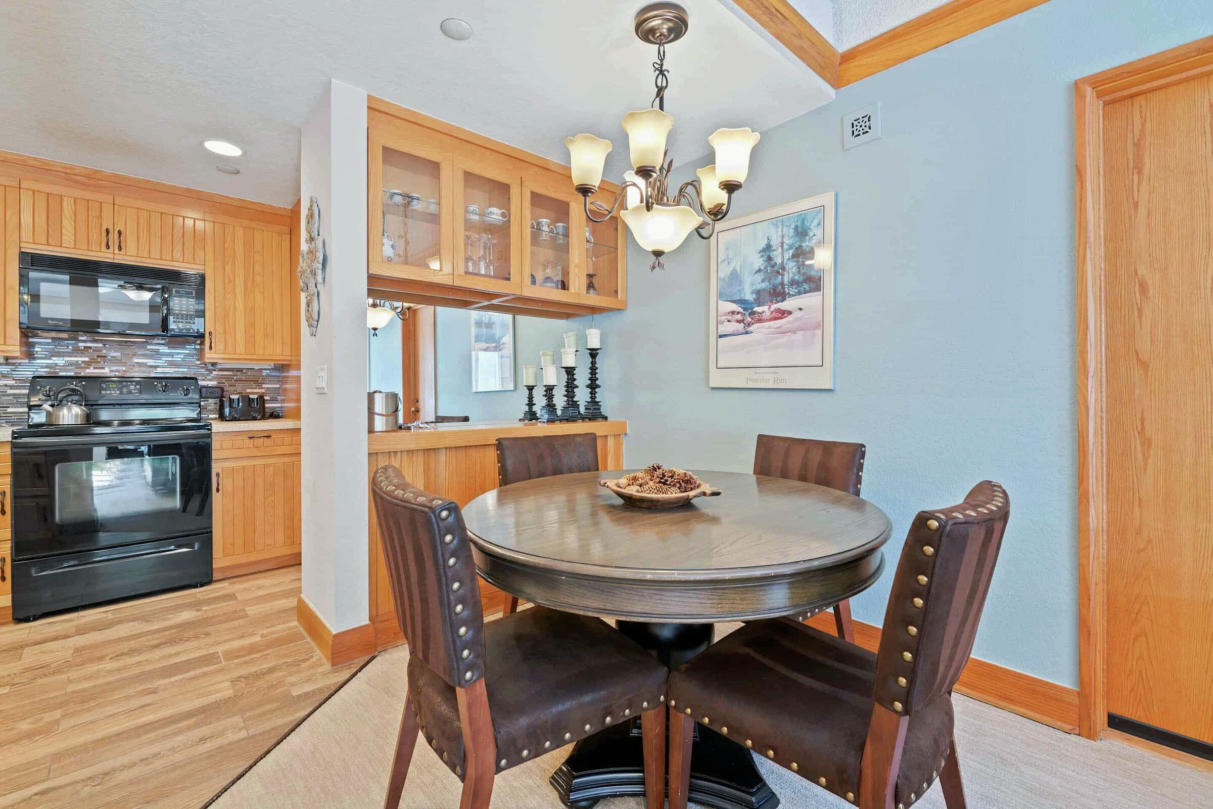 #D370 - Dining Room & Kitchen