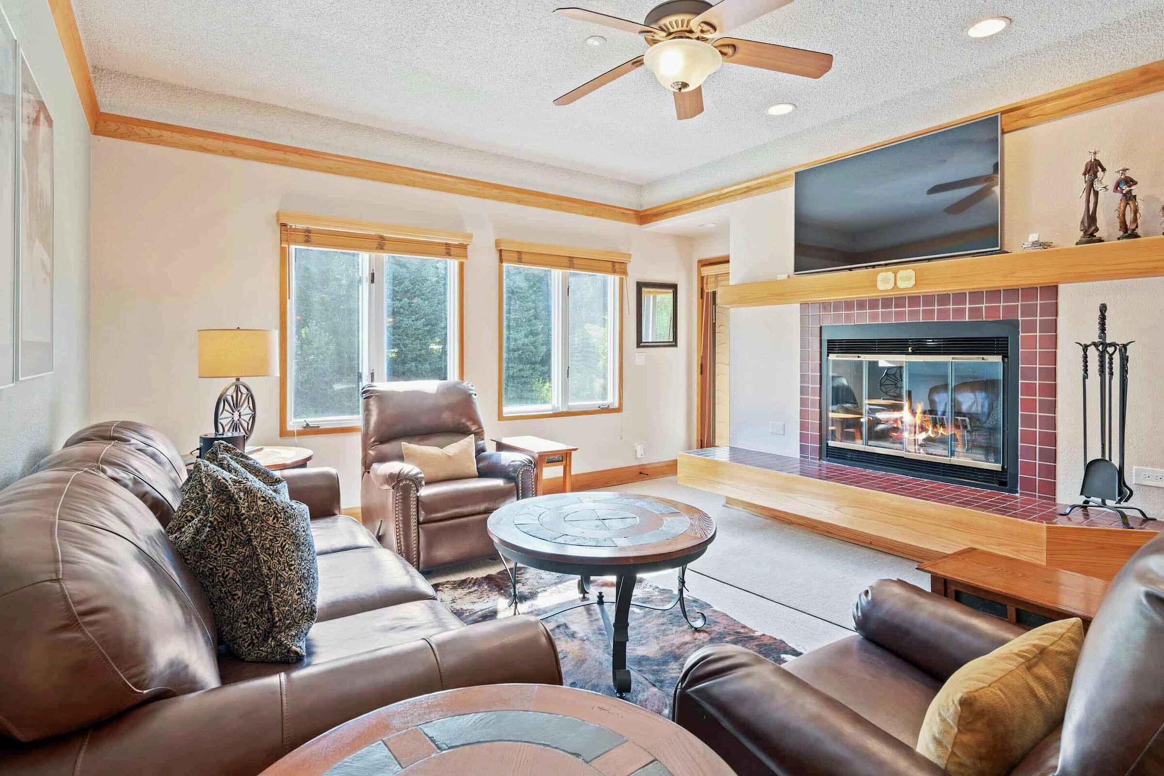 #D370 - Living Area