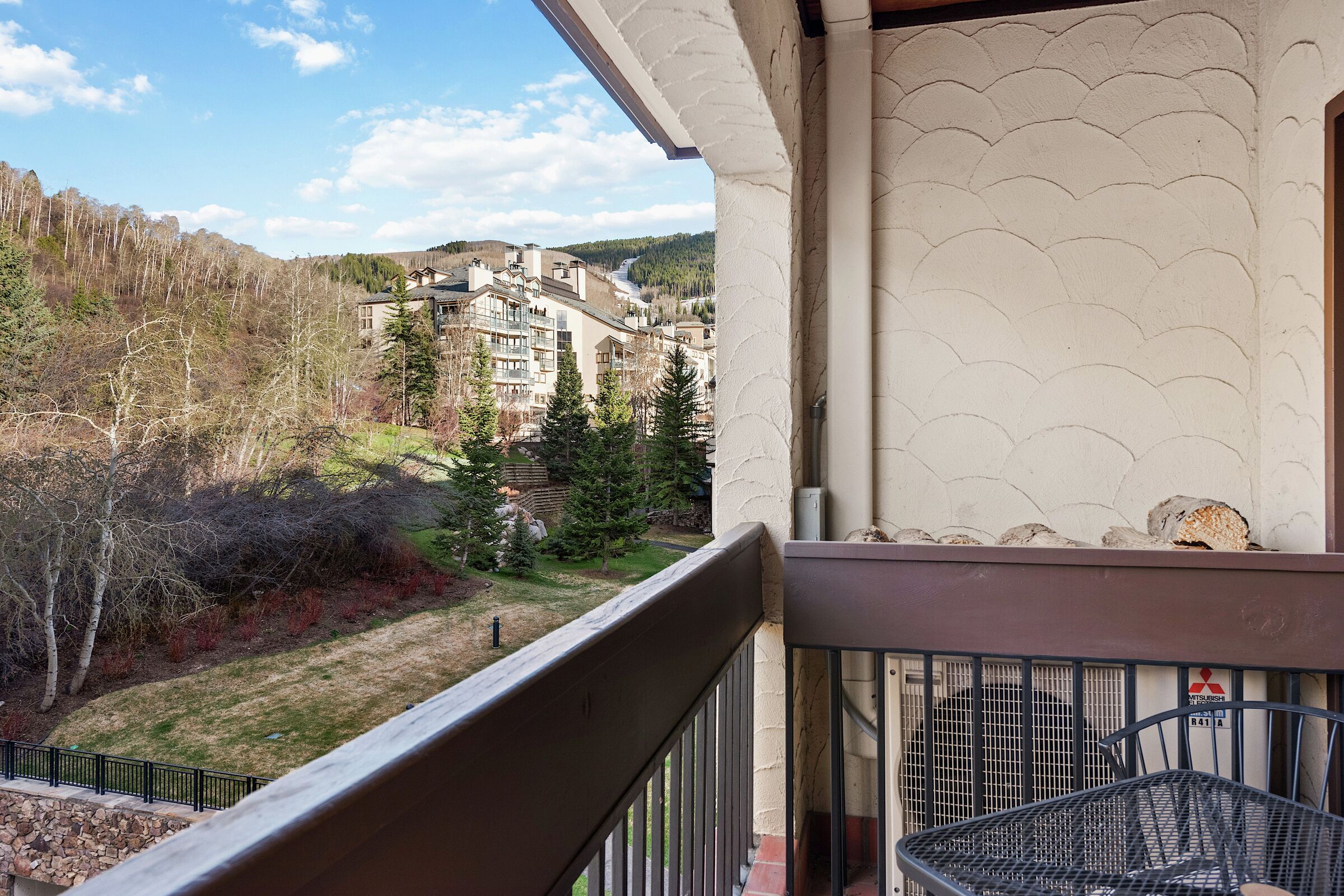 #D470 - Balcony