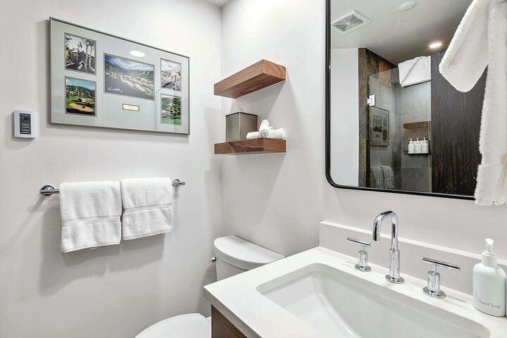 #E130 - Bathroom