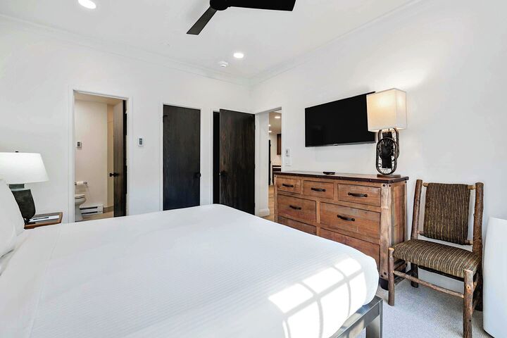 #E130 - Bedroom