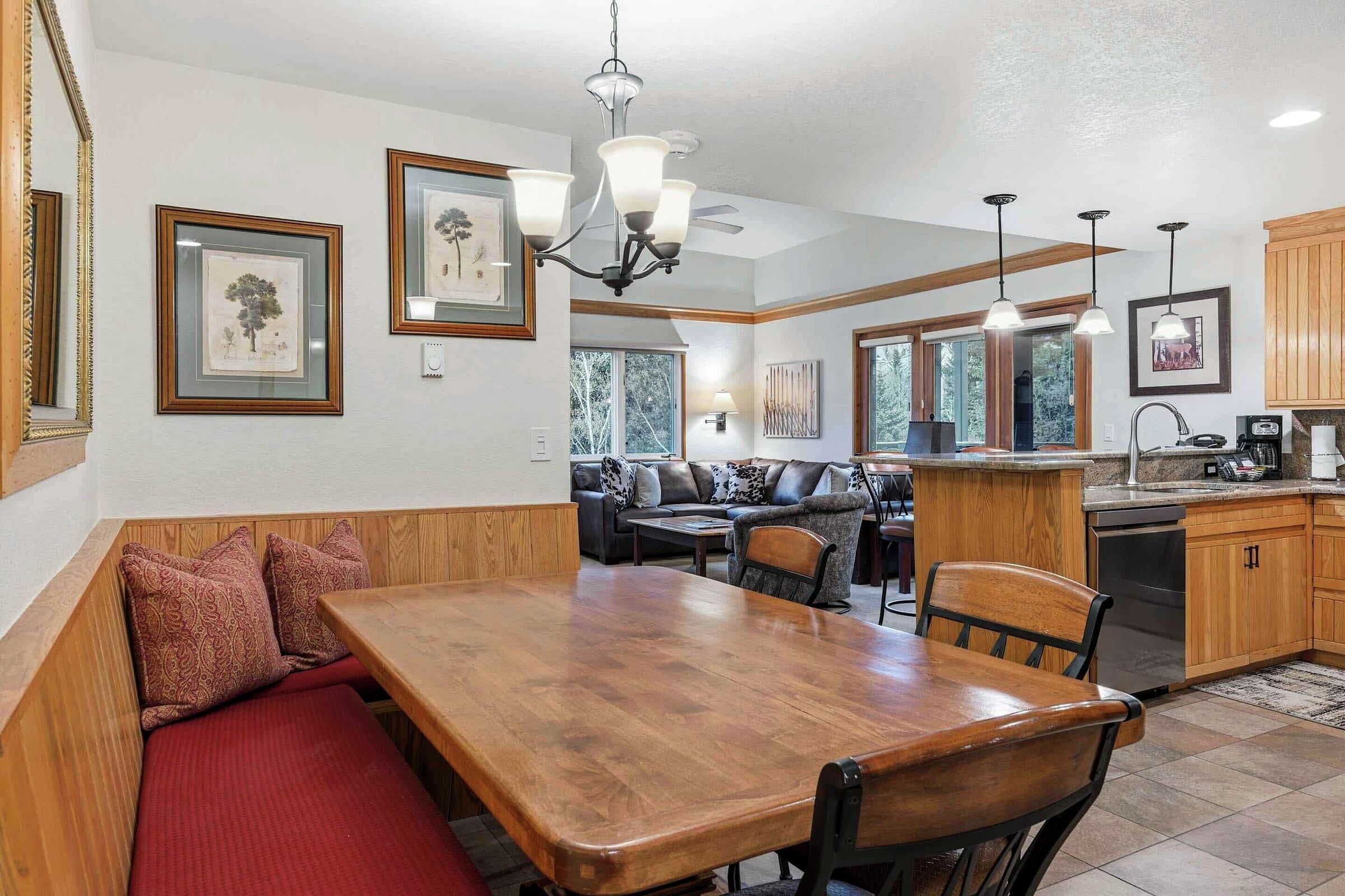 #E210 - Dining Area