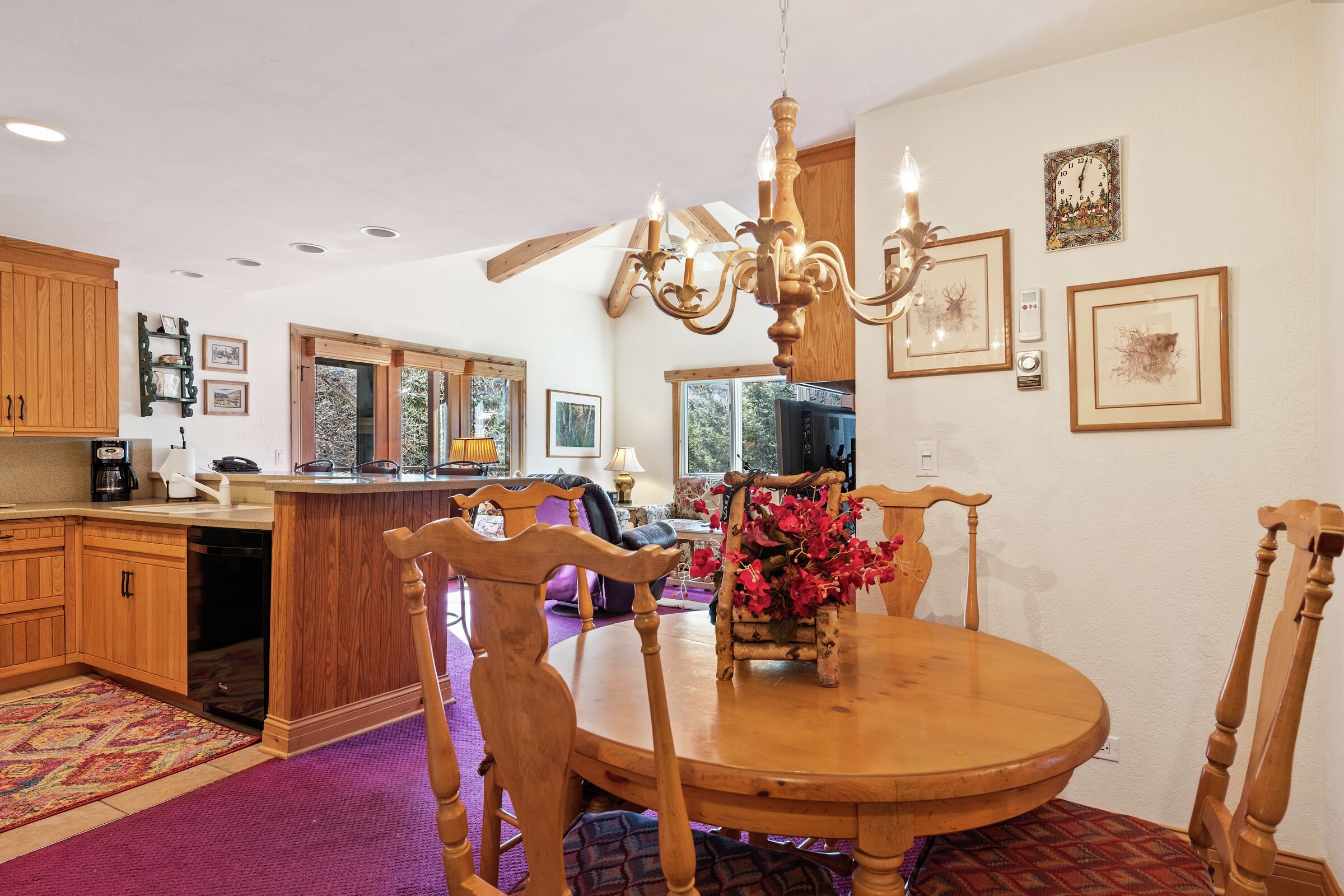 #E220 - Dining Area