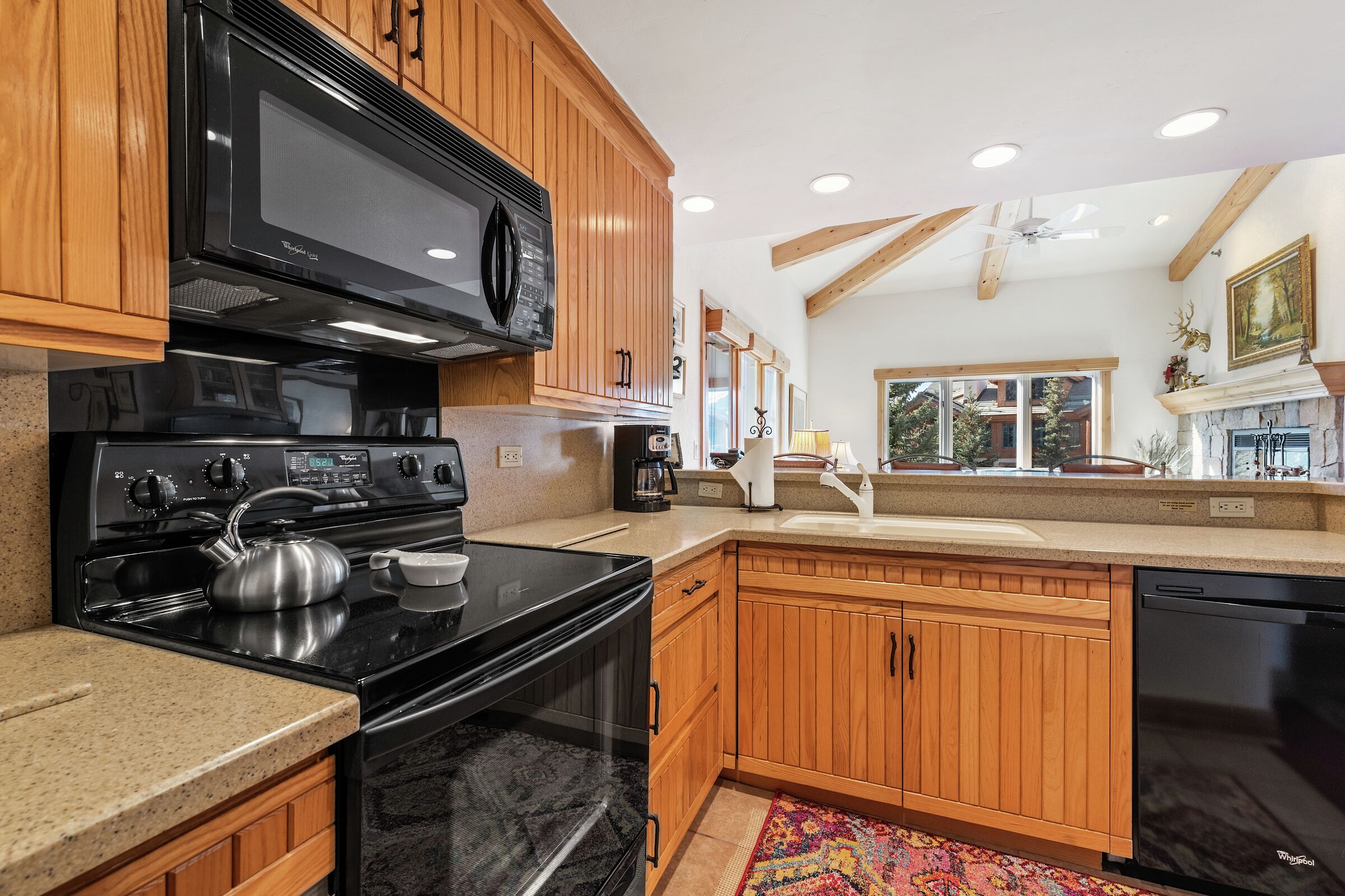 #E220 - Kitchen