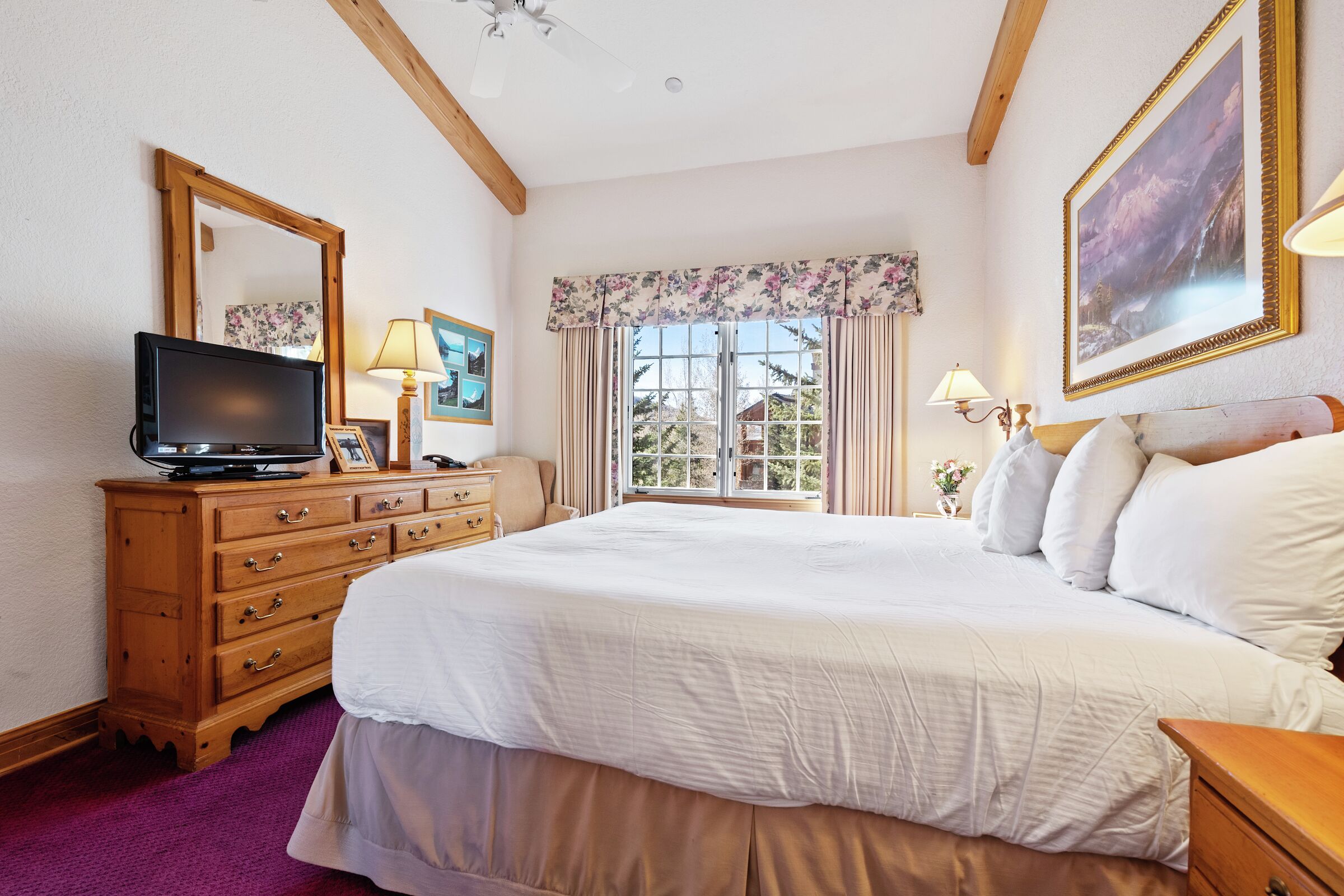 #E220 - Bedroom