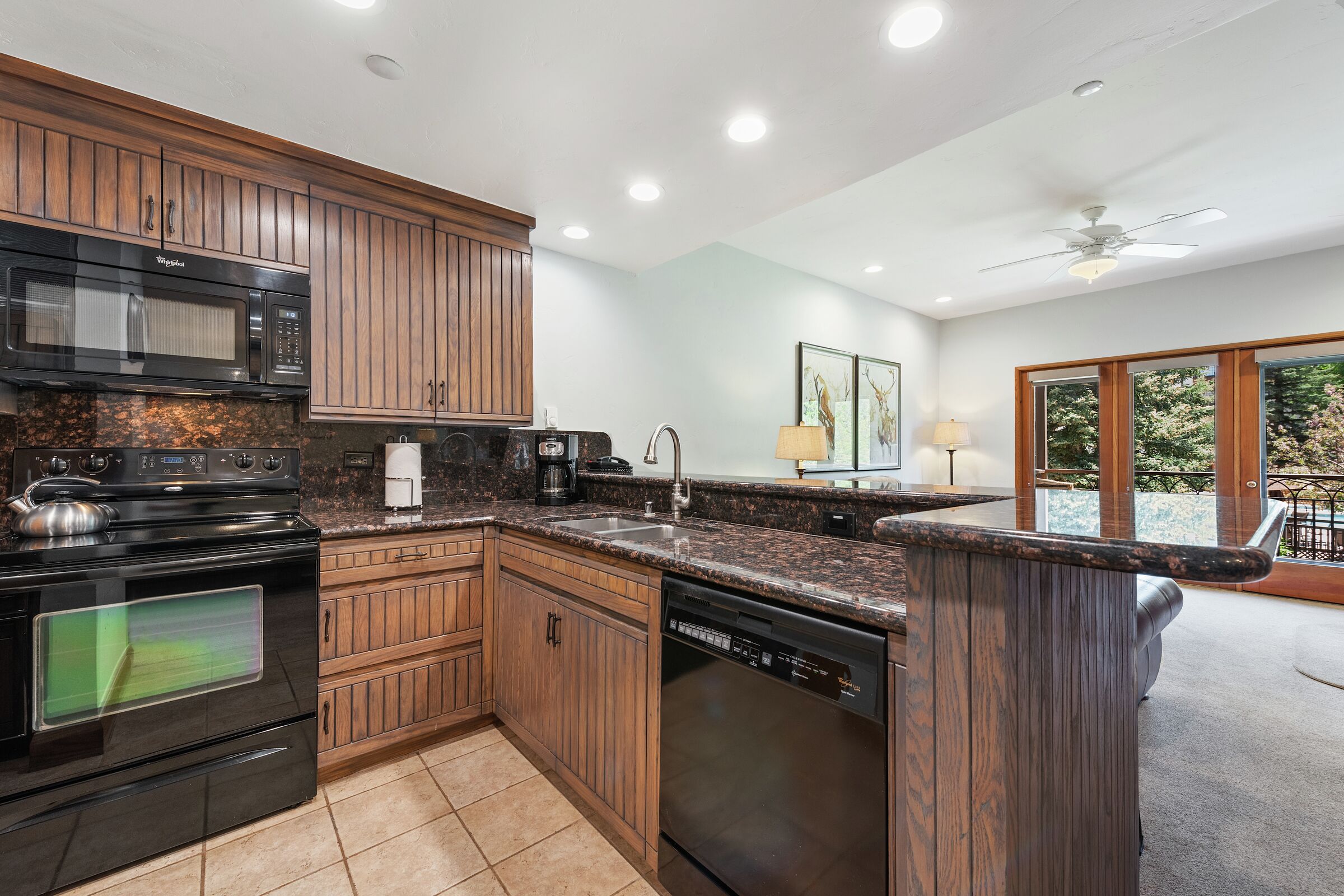 #E230 - Kitchen