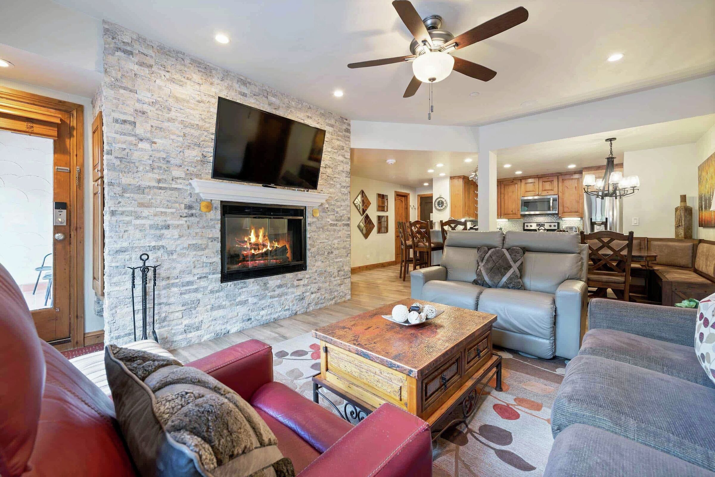 #F250 - Living Area