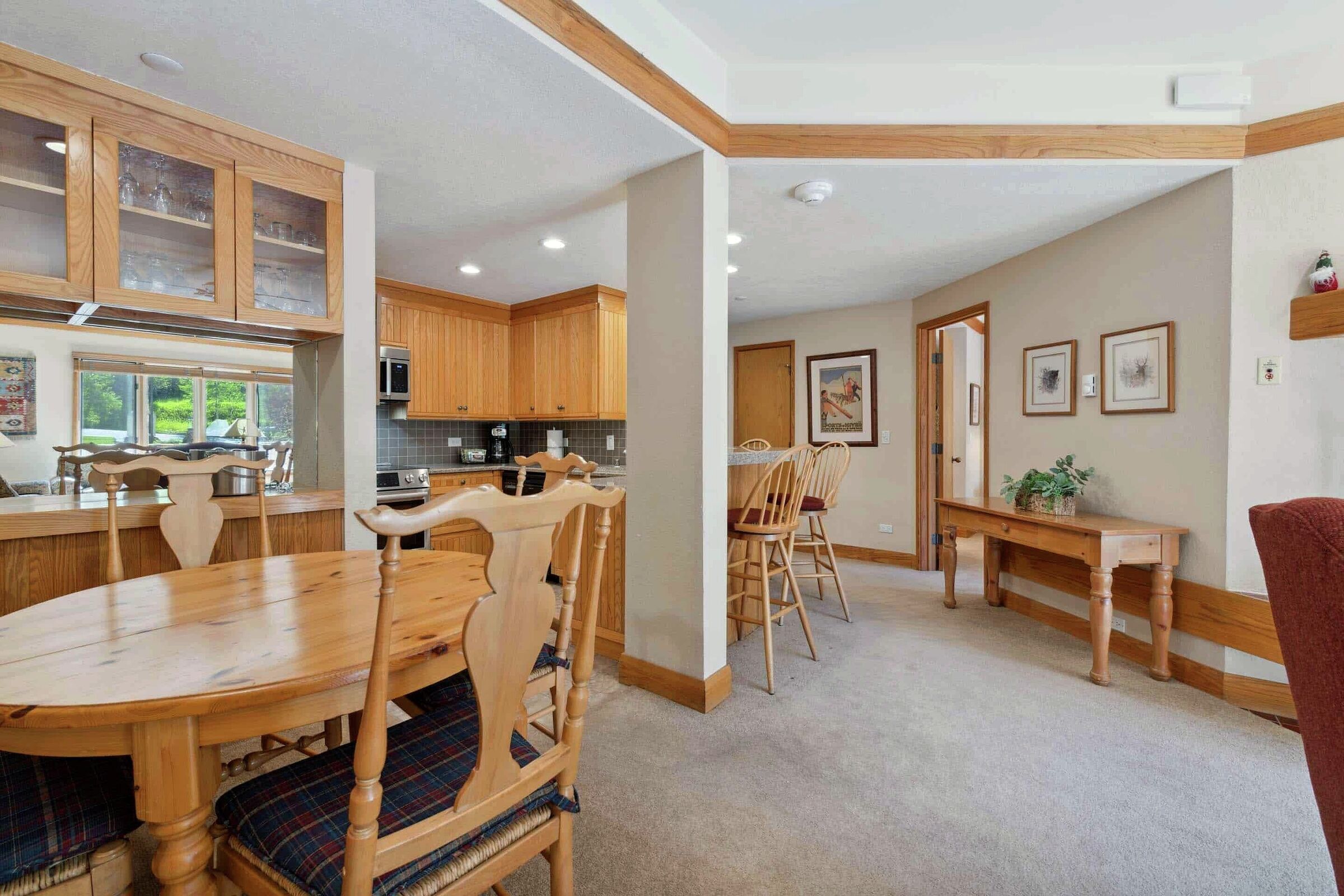#F330 - Dining Area