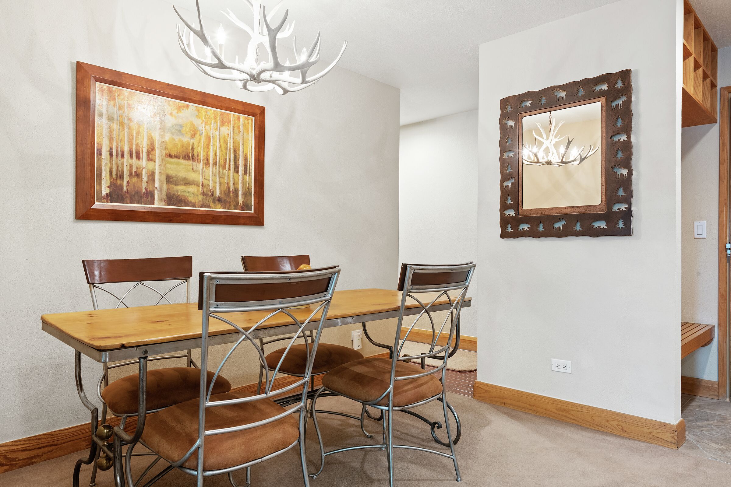#G210 - Dining Area