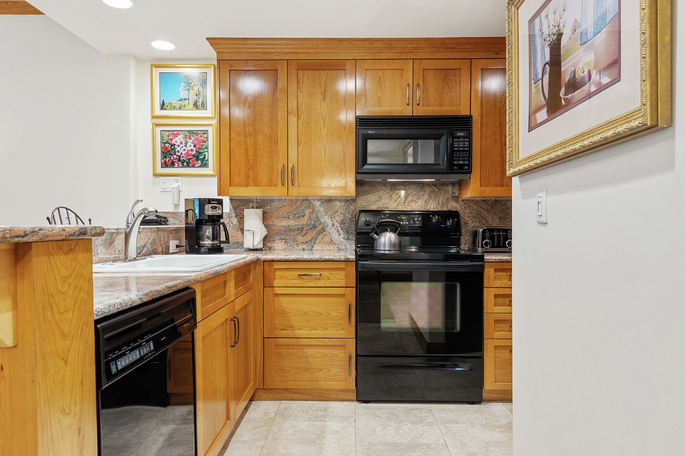 #E040 - Kitchen