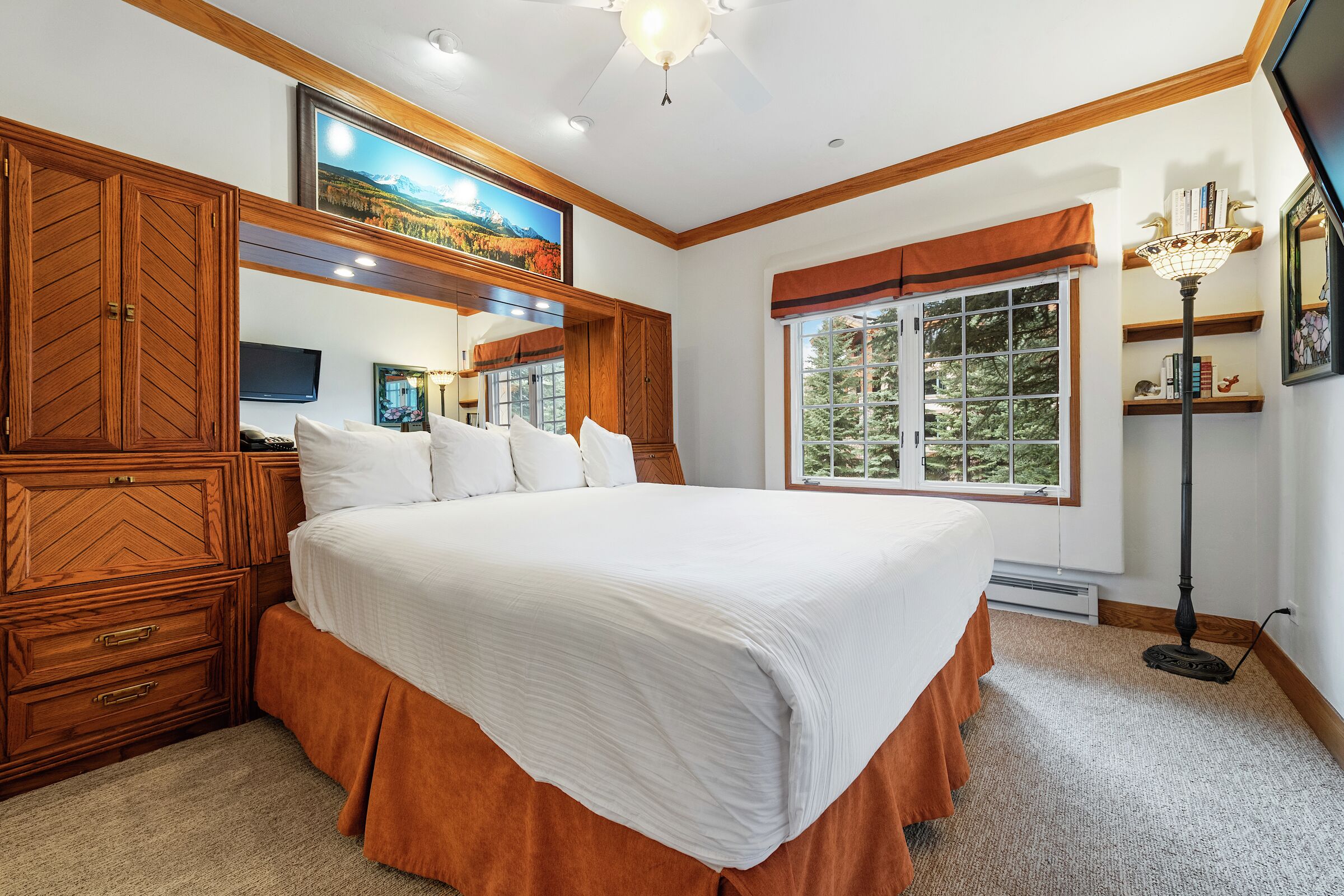 #E040 - Bedroom