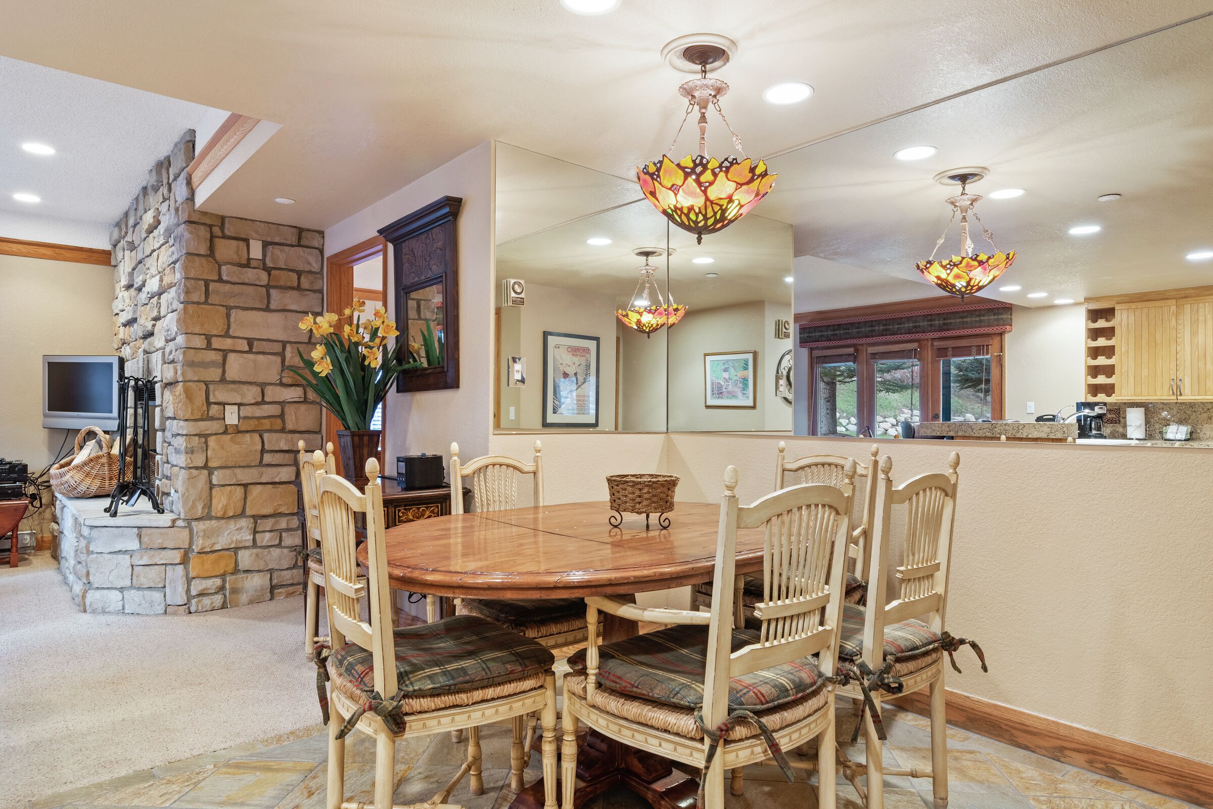 #G050 - Dining Area