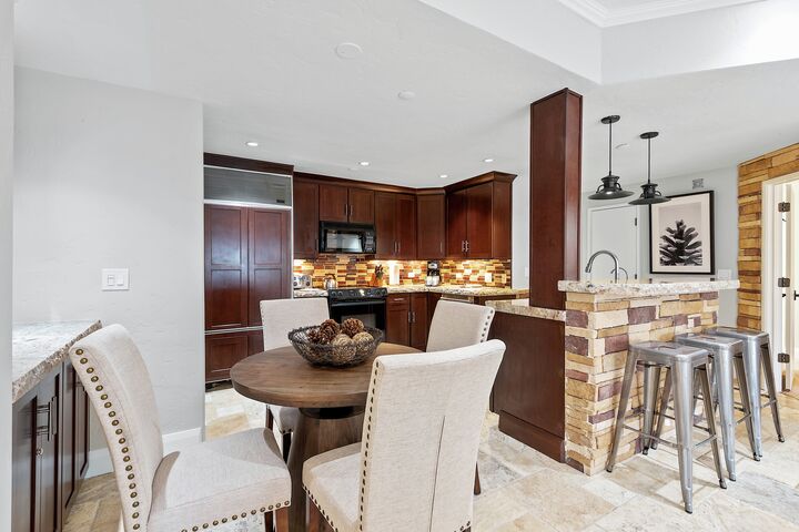 Dining Room & Kitchen