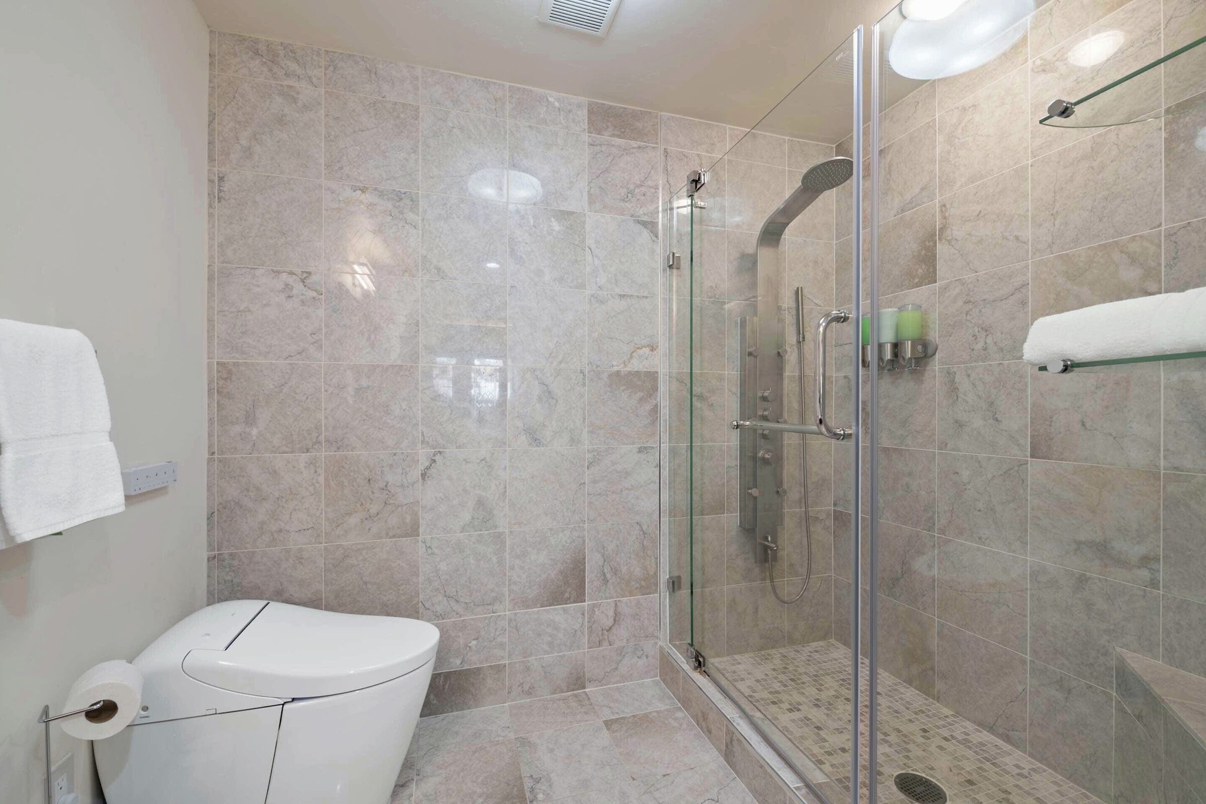 #B110 - Master Ensuite Bathroom