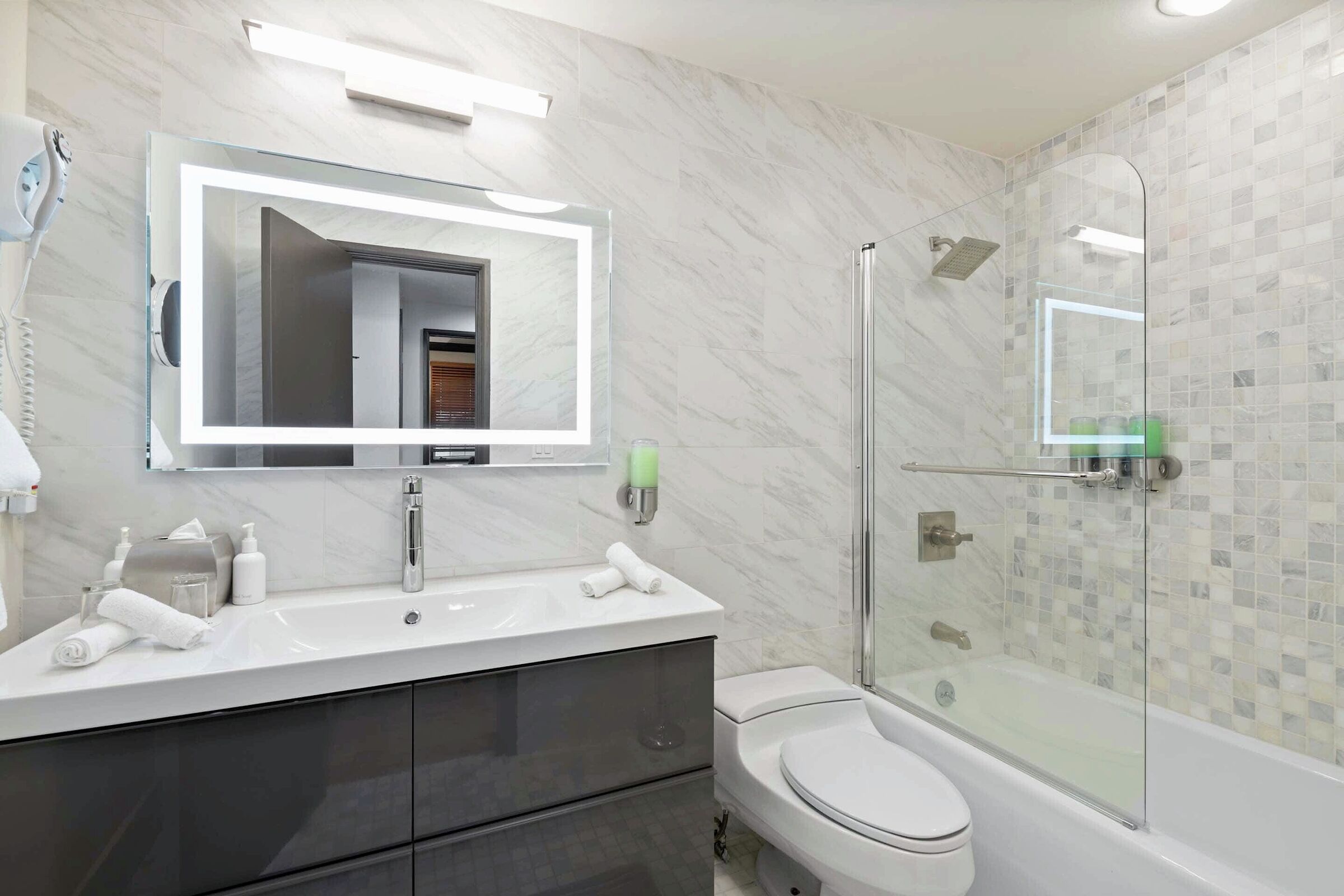 #B110 - Ensuite Bathroom