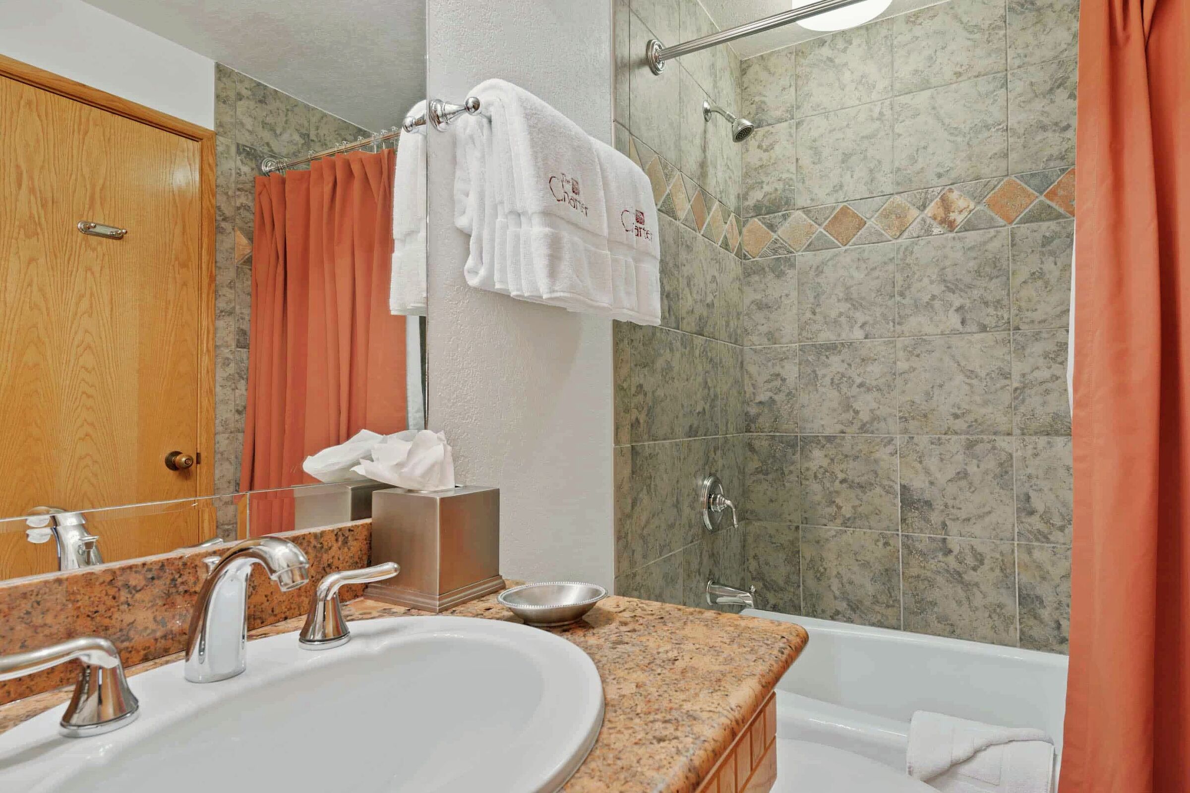 #F2105 - Master Ensuite Bathroom