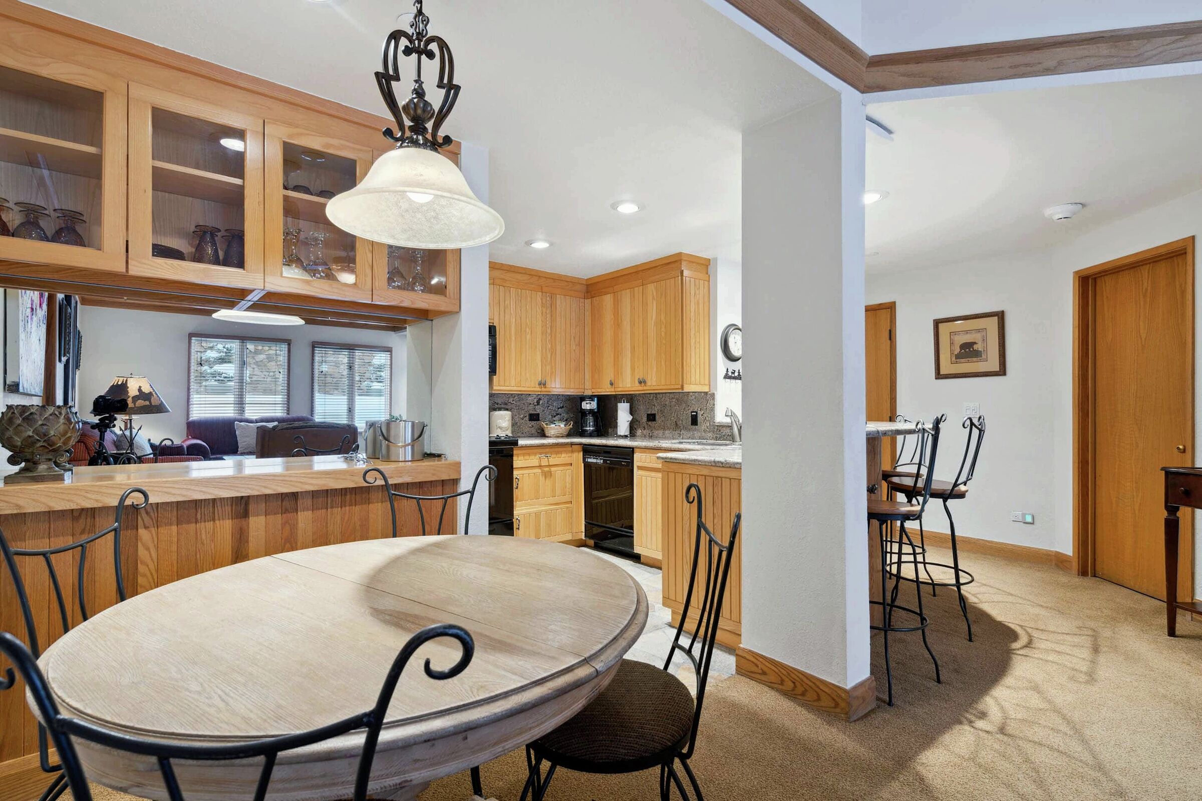 #F2105 - Dining Room & Kitchen