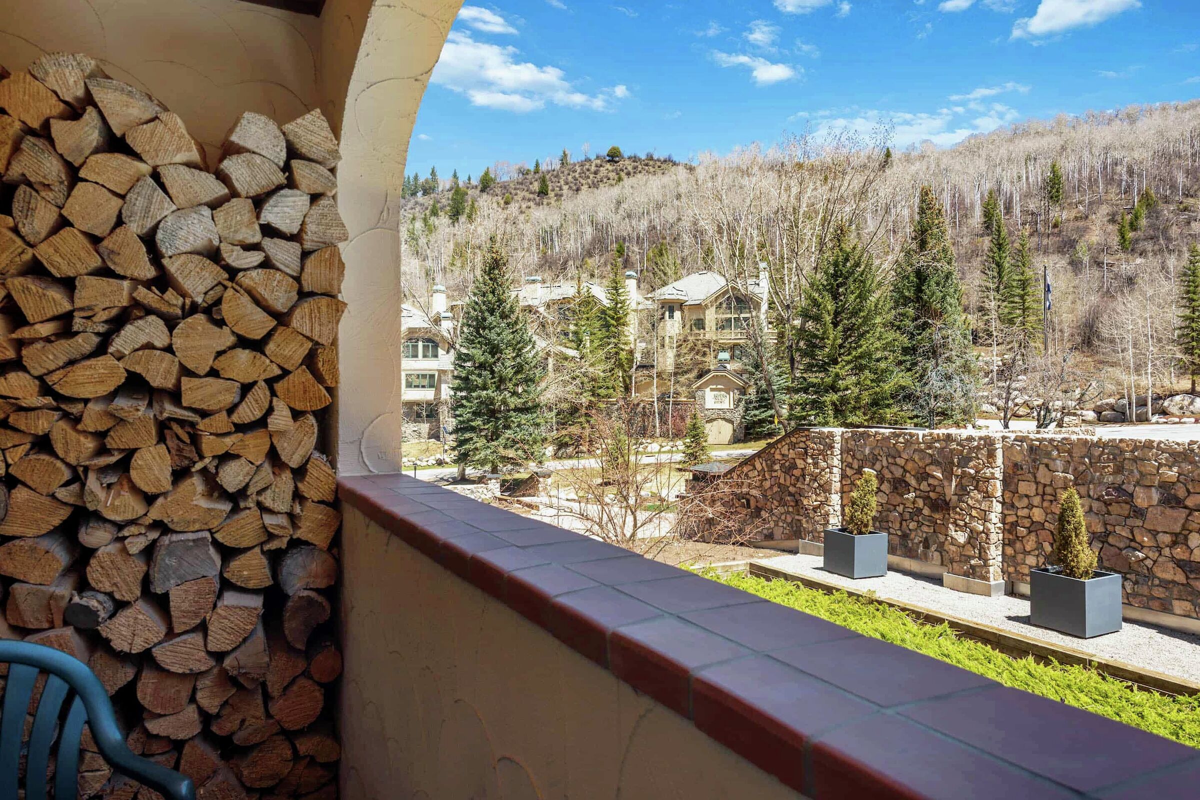 #F3105 - Balcony